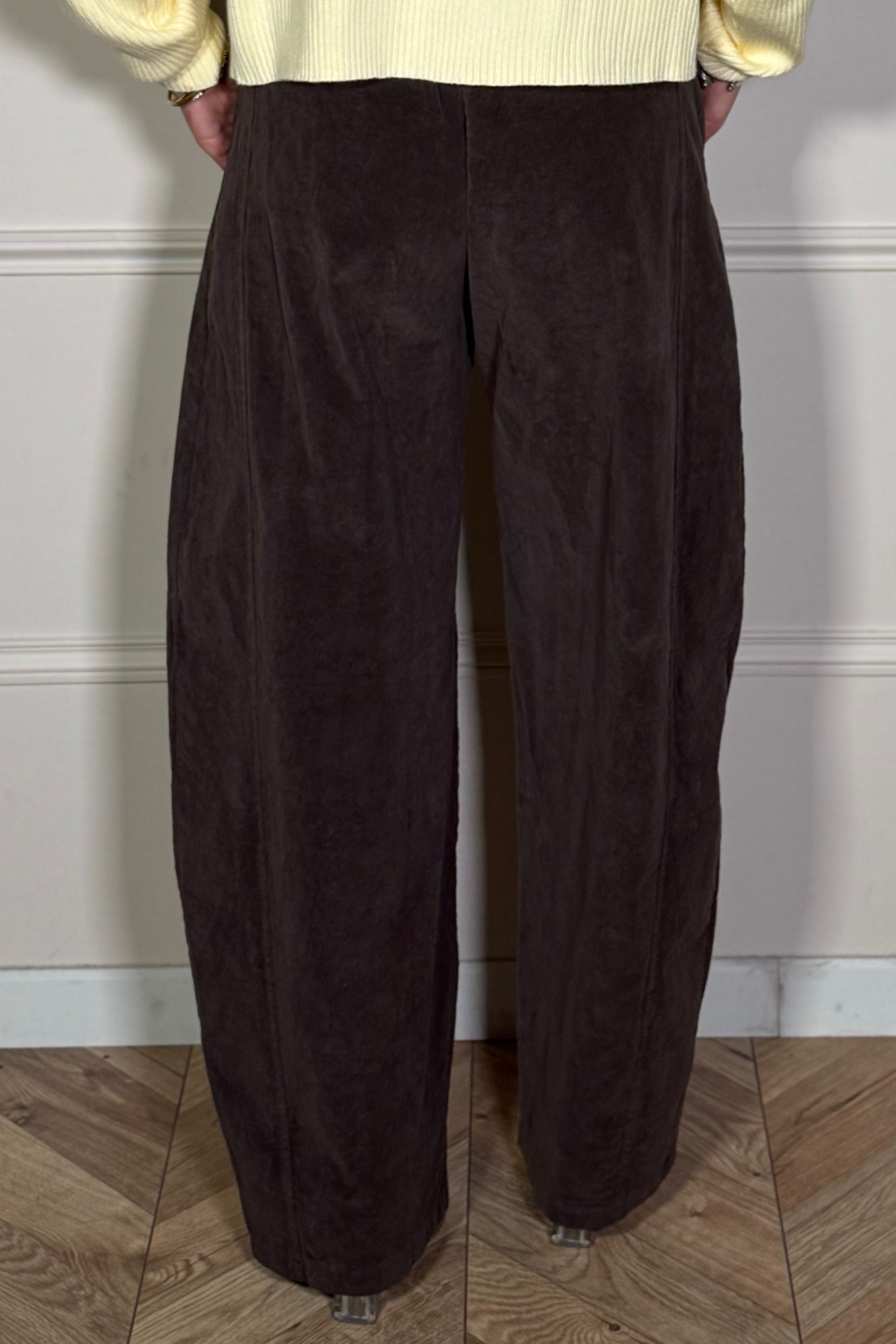 Pantalon barrel femme, coupe moderne en velours côtelé doux