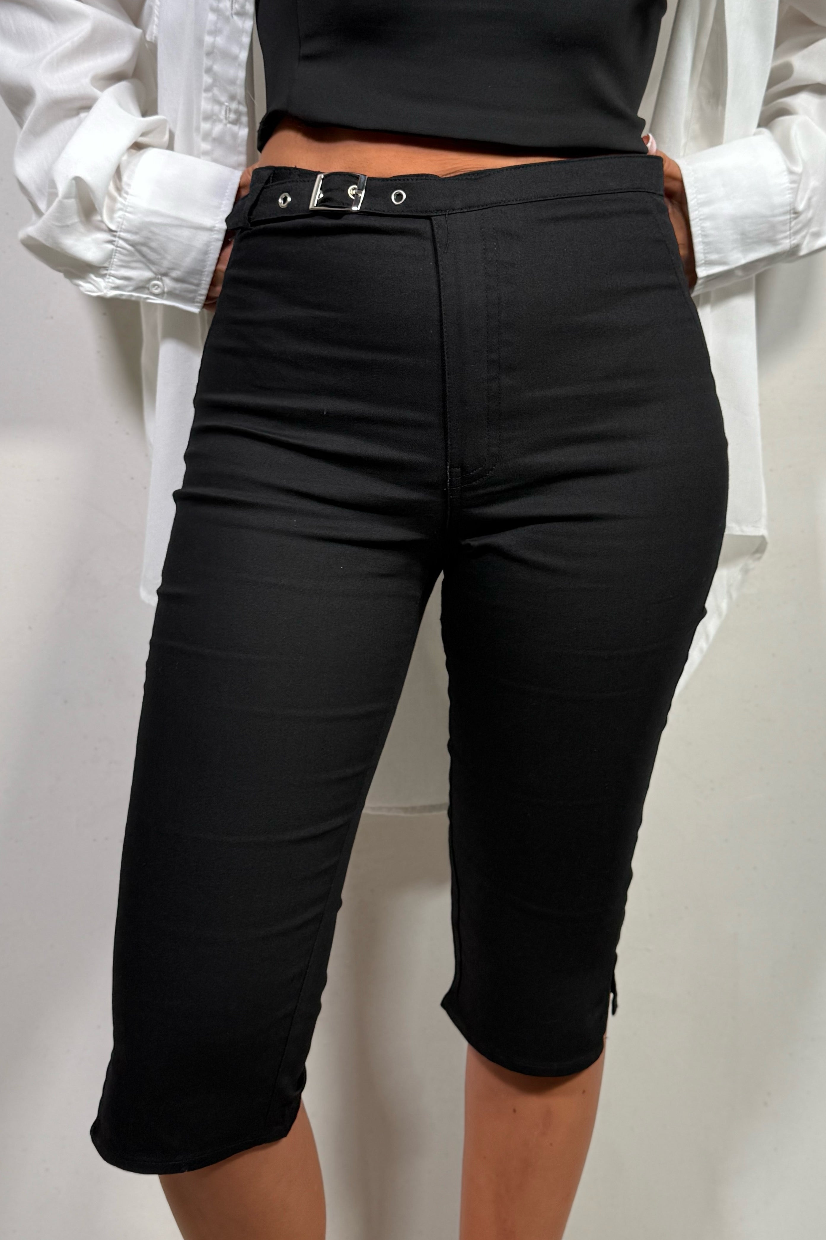 Pantalon Capri Ajusté Ceinture Intégrée – Chic & Confort Femme