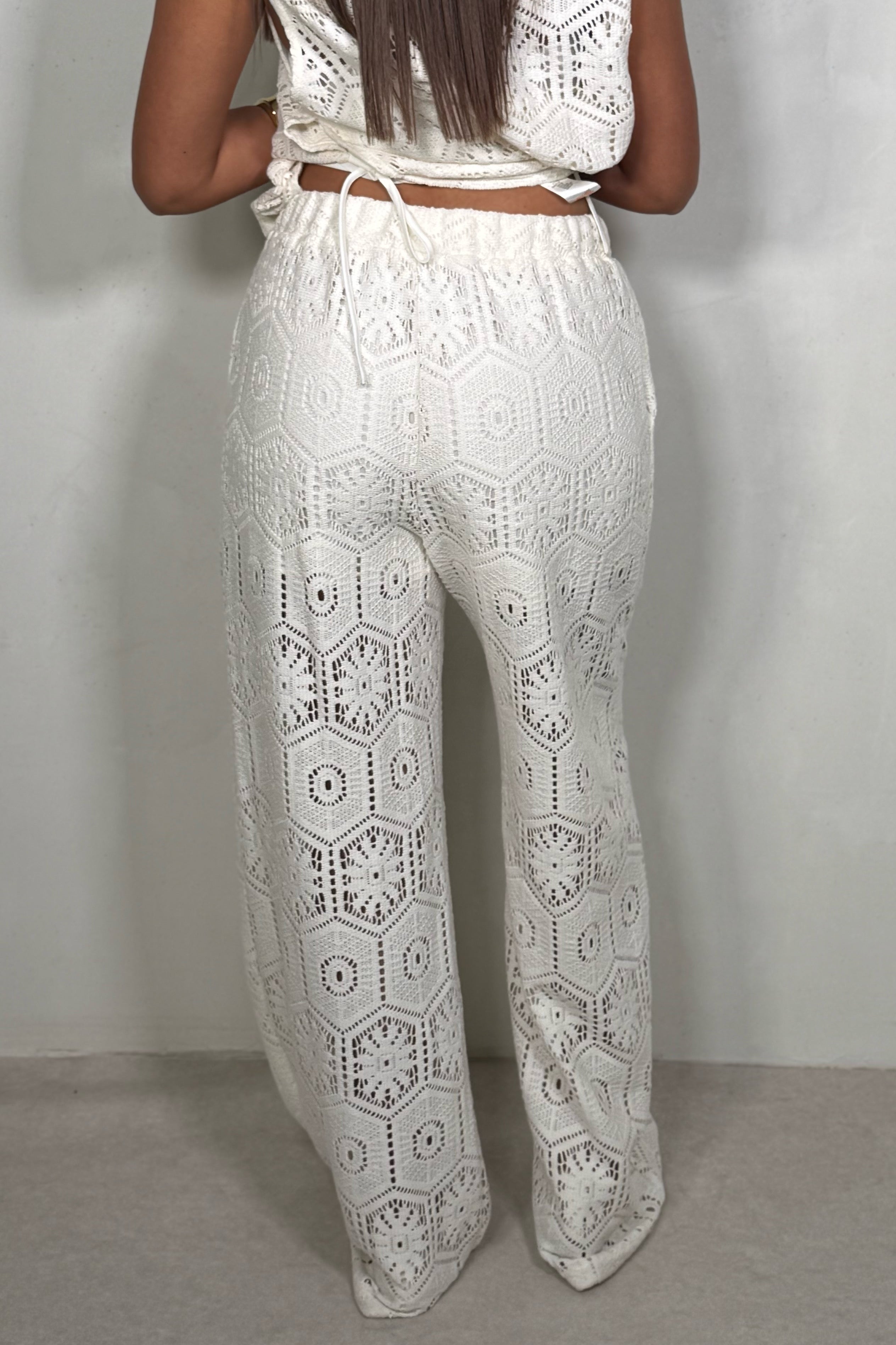 Pantalon Large en Crochet — Texture Artisanale & Coupe Fluide