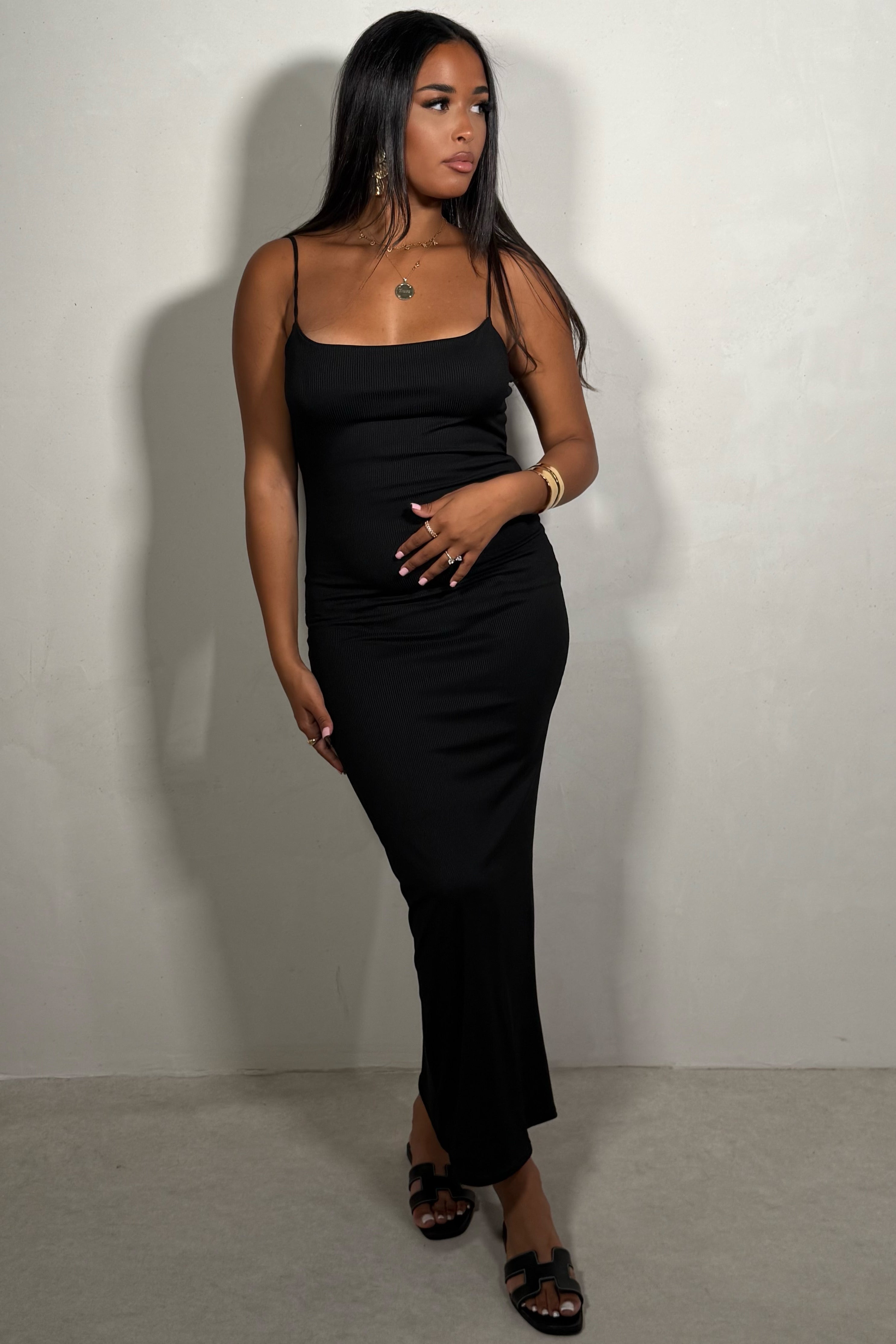 Robe Femme Longue Moulante à Bretelles — Séduction & Confort