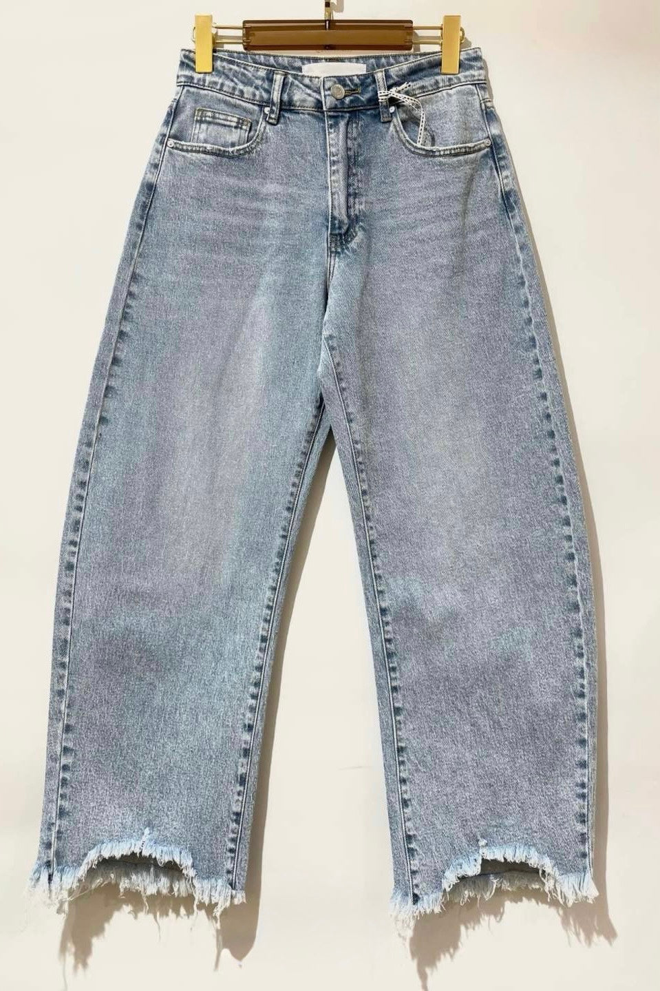 Jean Barrel Effiloché Femme - Denim Tendance Moderne