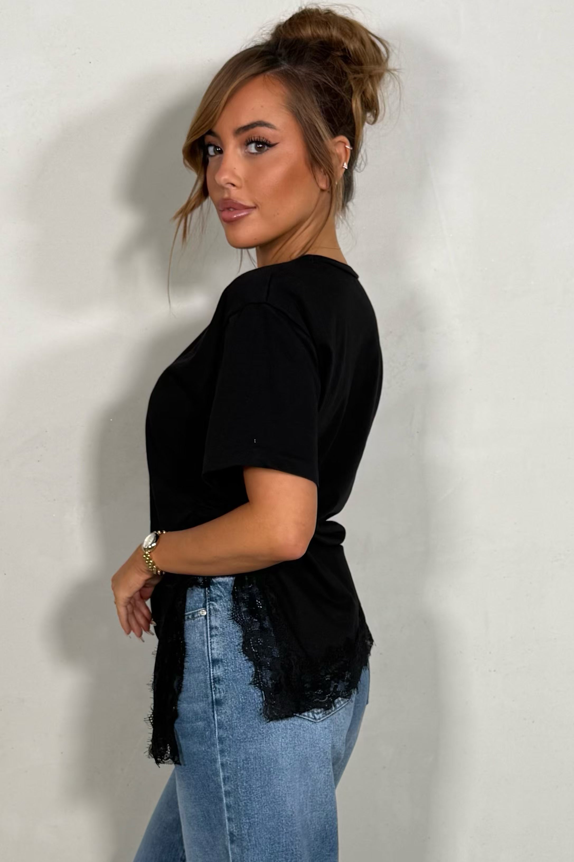 Tee-shirt avec bordure en dentelle femme