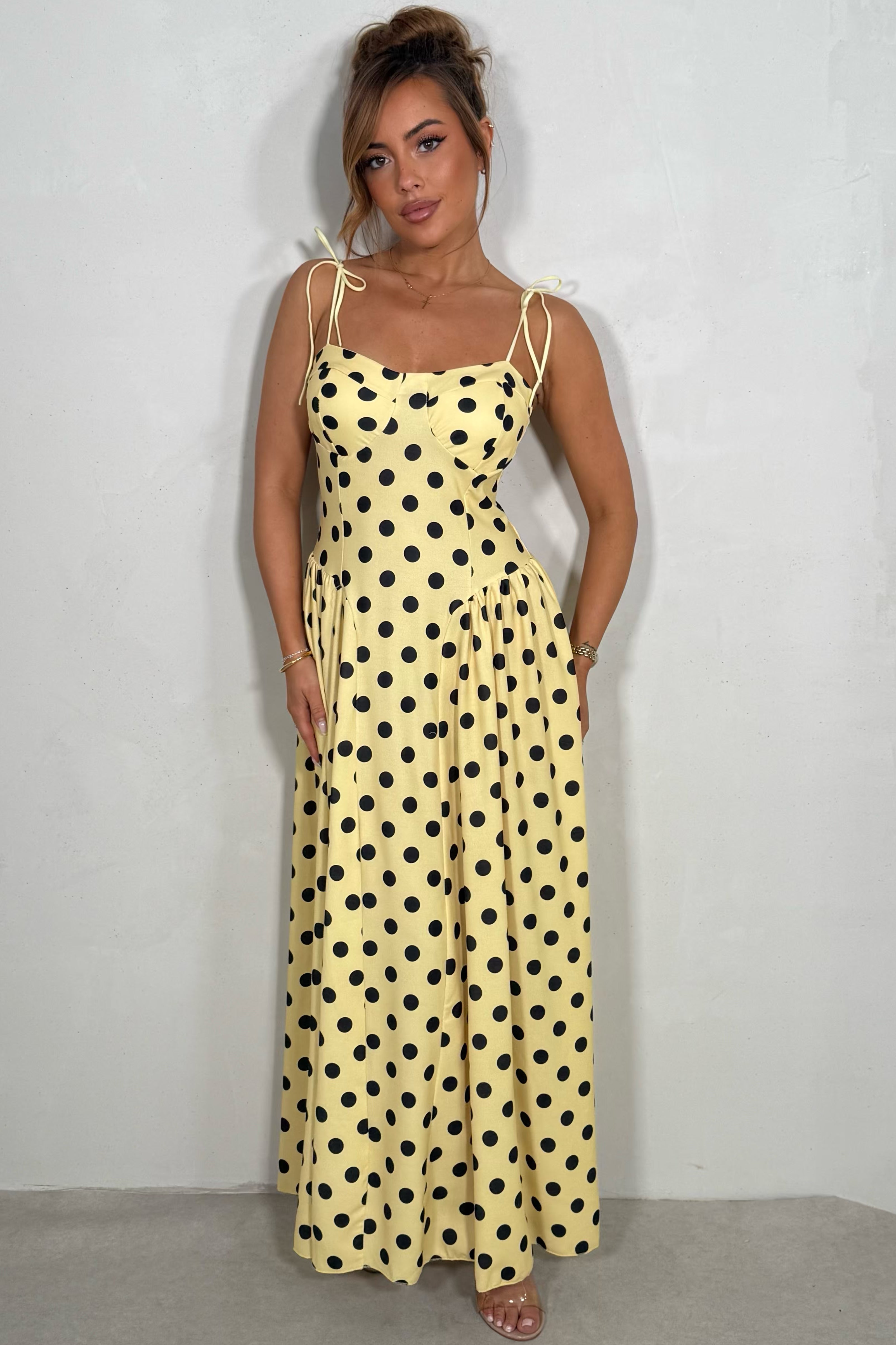 Robe à Pois Femme | Imprimé Graphique & Coupe Féminine