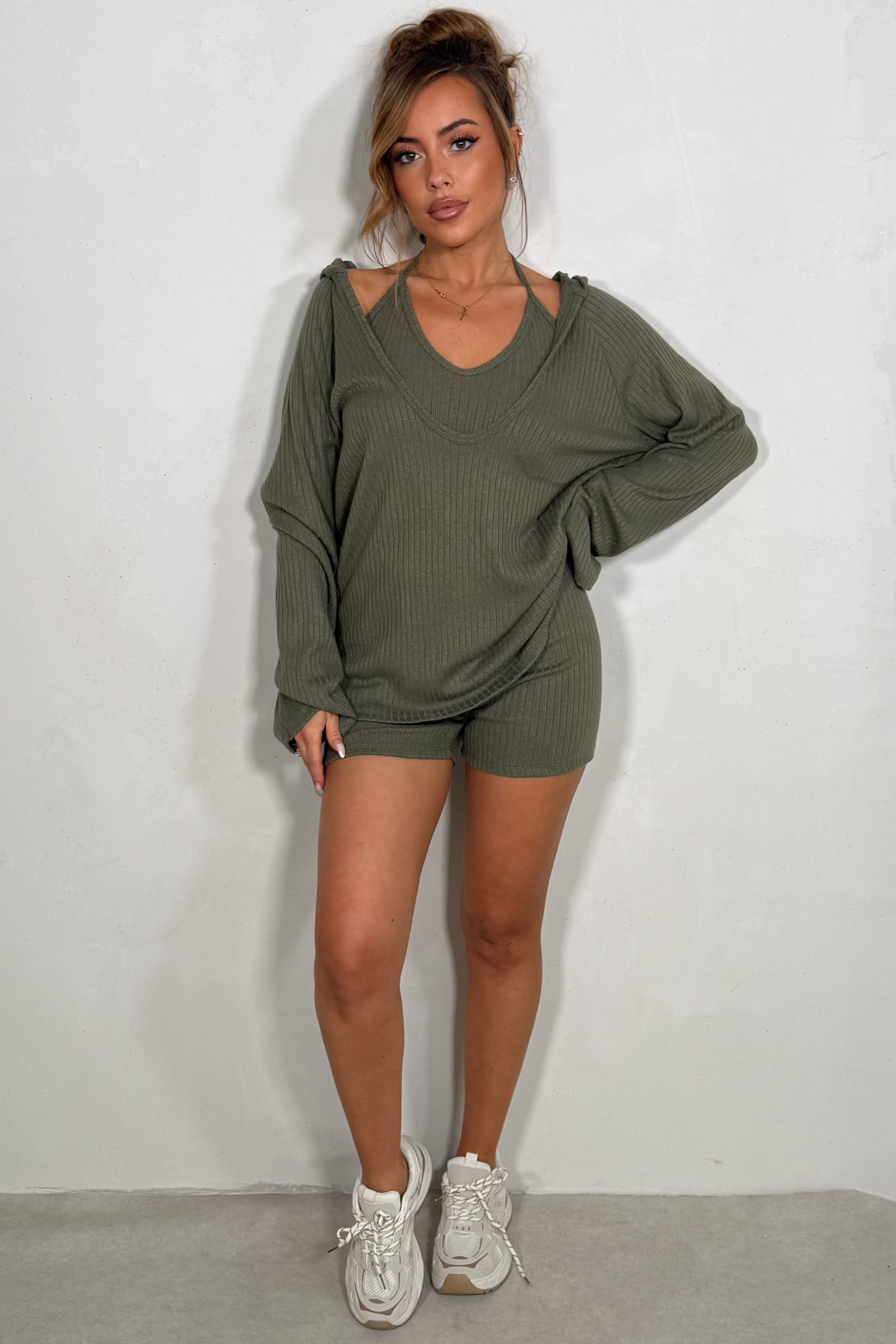 Ensemble 3 pièces top pull et shorty femme
