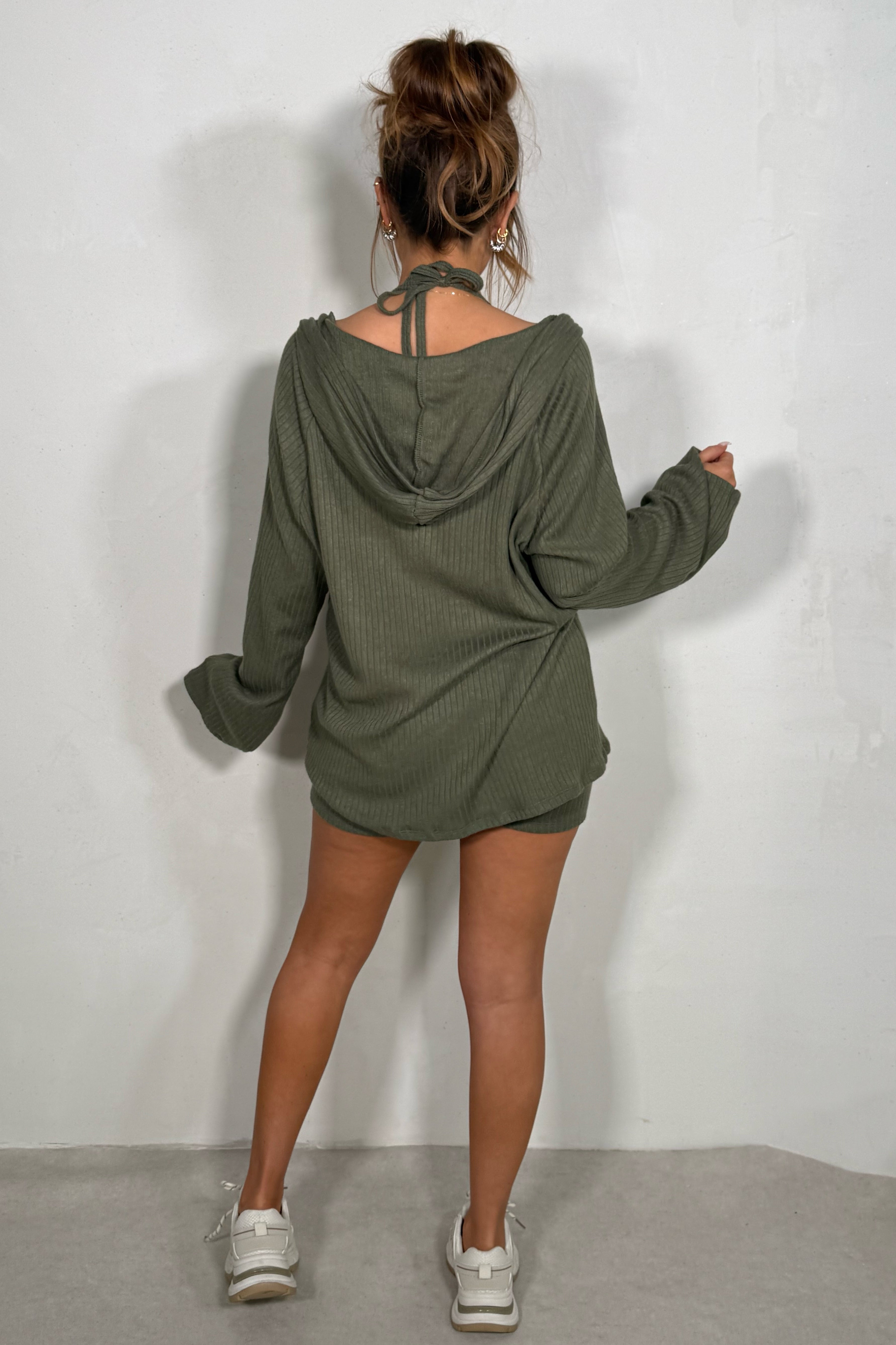 Ensemble 3 pièces top pull et shorty femme
