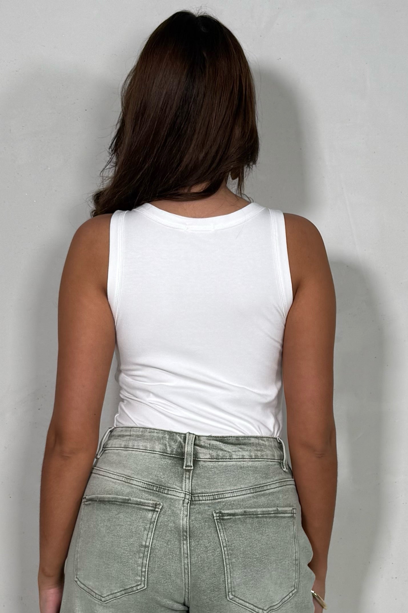 Débardeur Basic Femme – Légèreté & Polyvalence au Quotidien