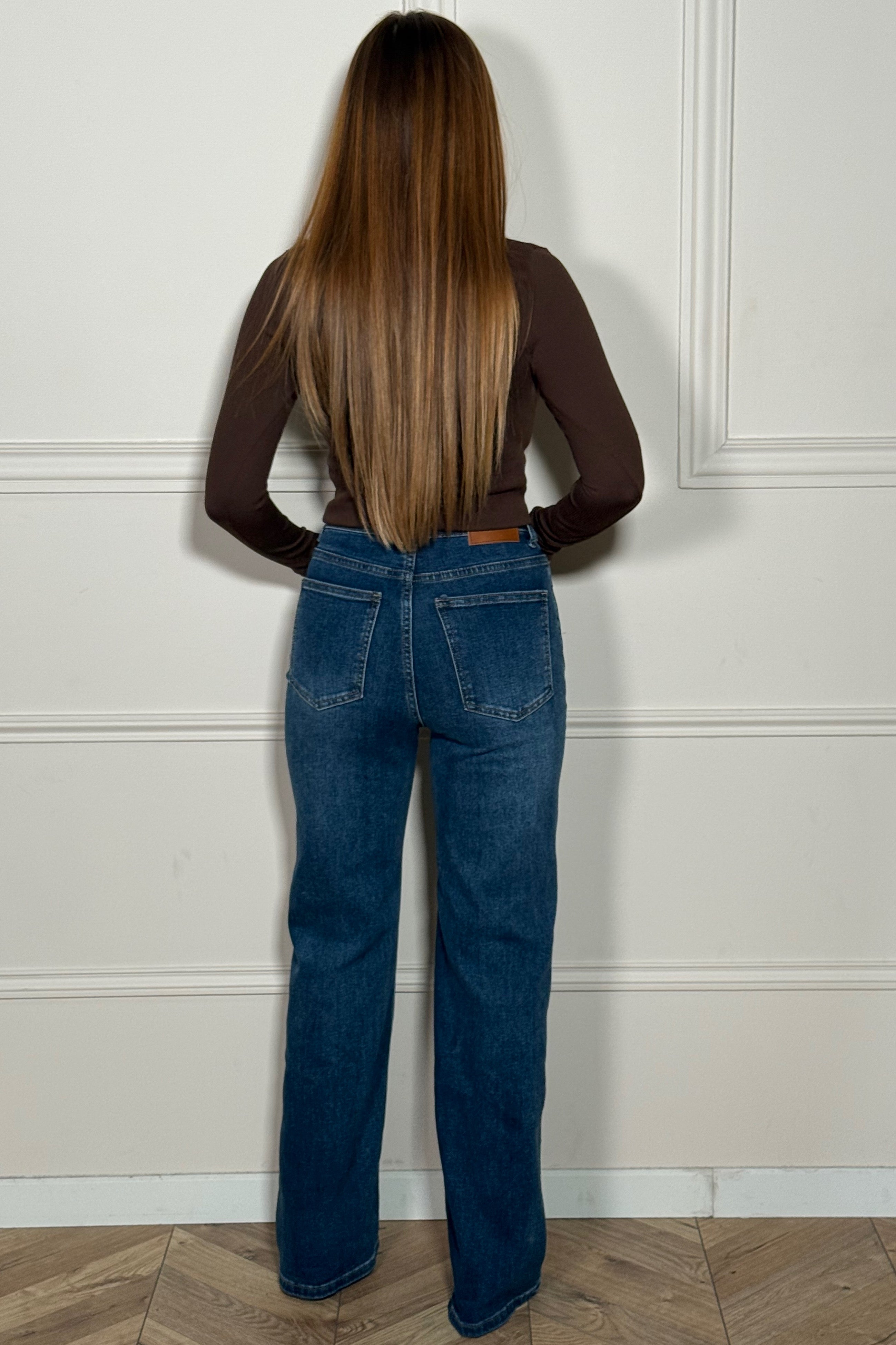 Jeans ceinture décalée femme BLOOSHOP - Détail ceinture décalée design unique
