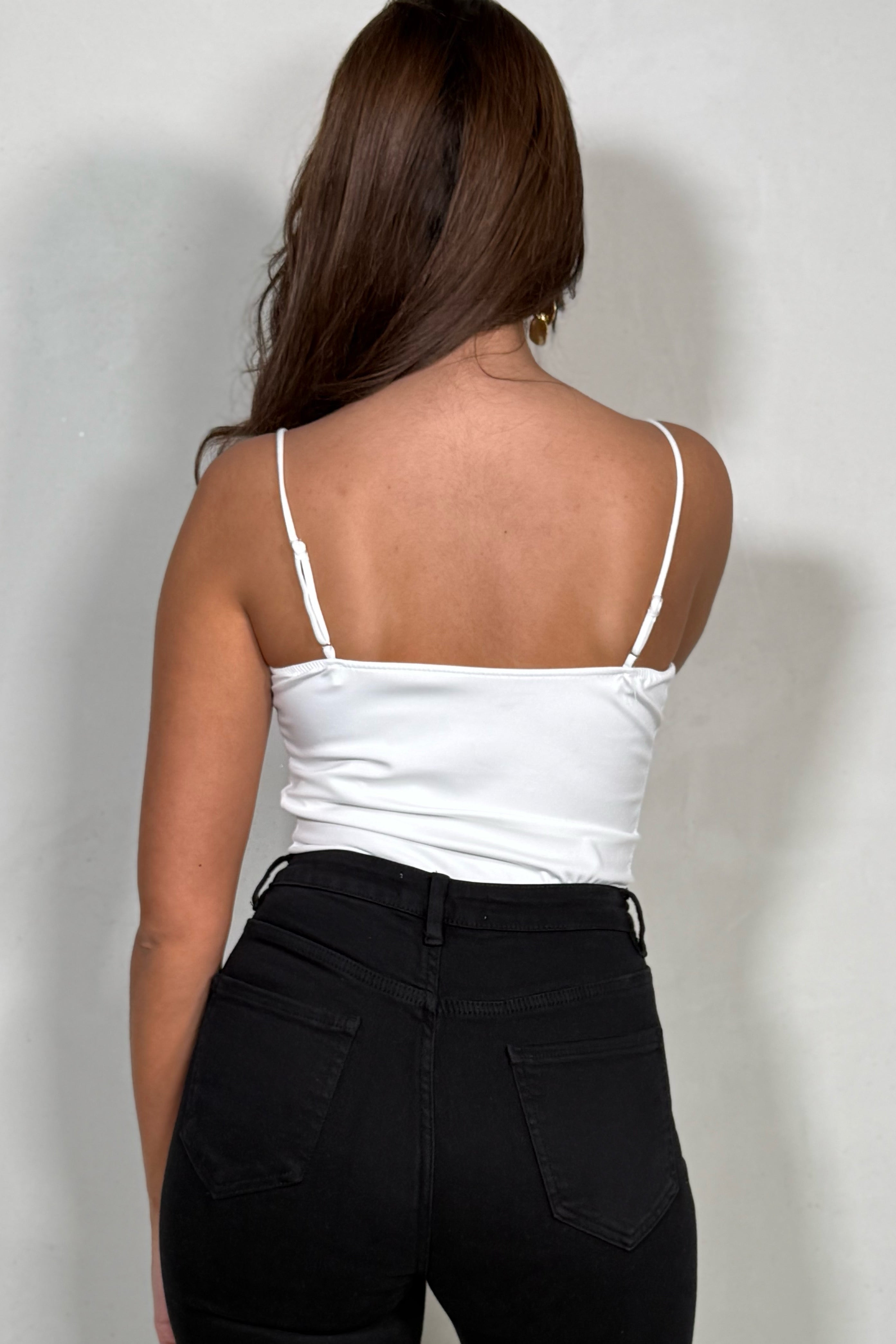 Top Dentelle à Coque – Maintien & Féminité au Quotidien