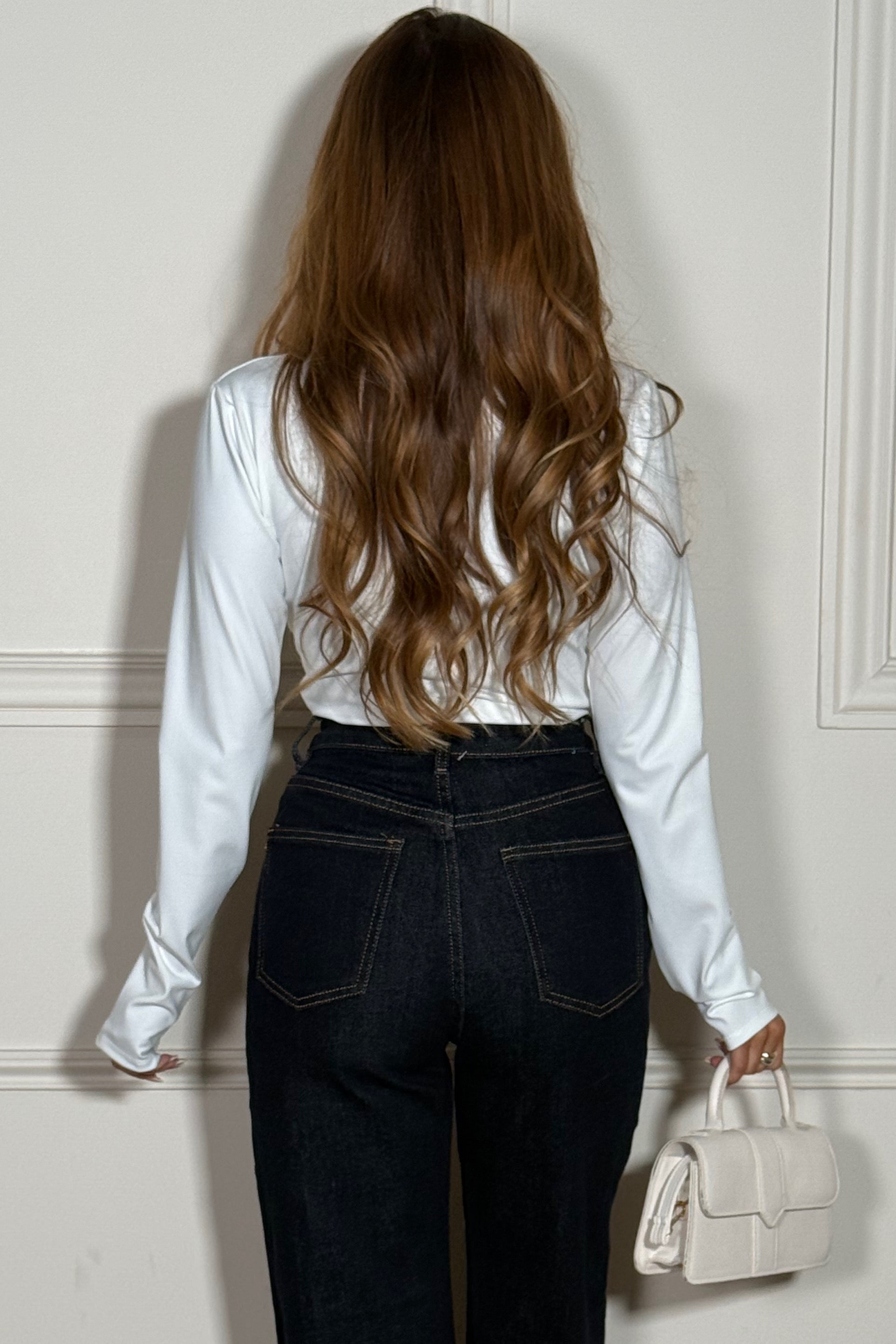 Body décolleté noué élégant porté mise en situation - BLOOSHOP
