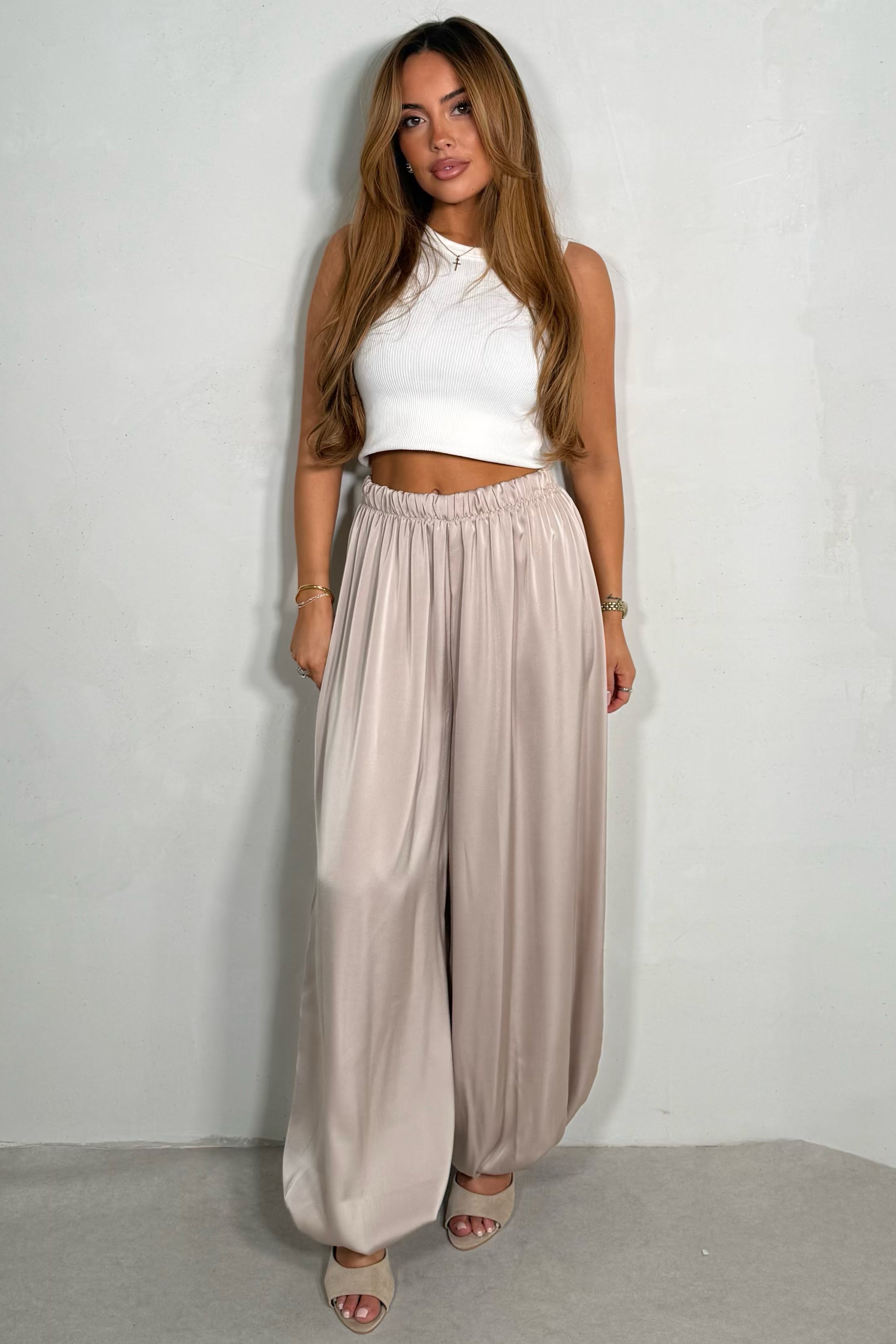 Pantalon satin fluide coupe élégante coloris taupe