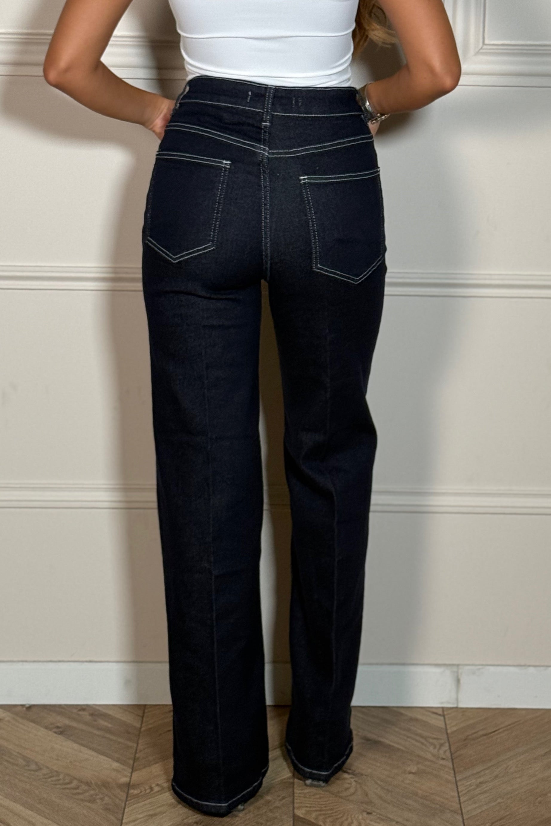 Jean femme brut taille haute - Vue de dos - Finitions premium denim - BLOOSHOP
