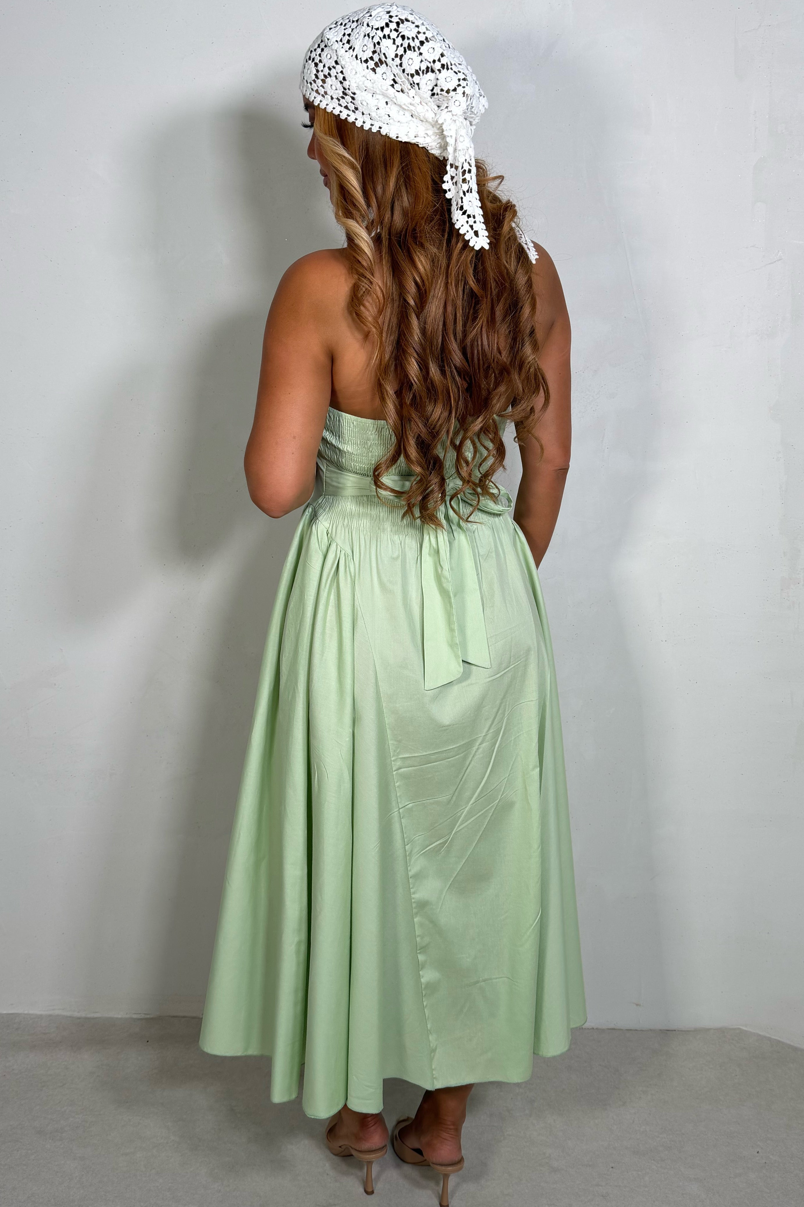 Robe Longue Dos Nu Col Halter — Coupe Fluide & Sensuelle