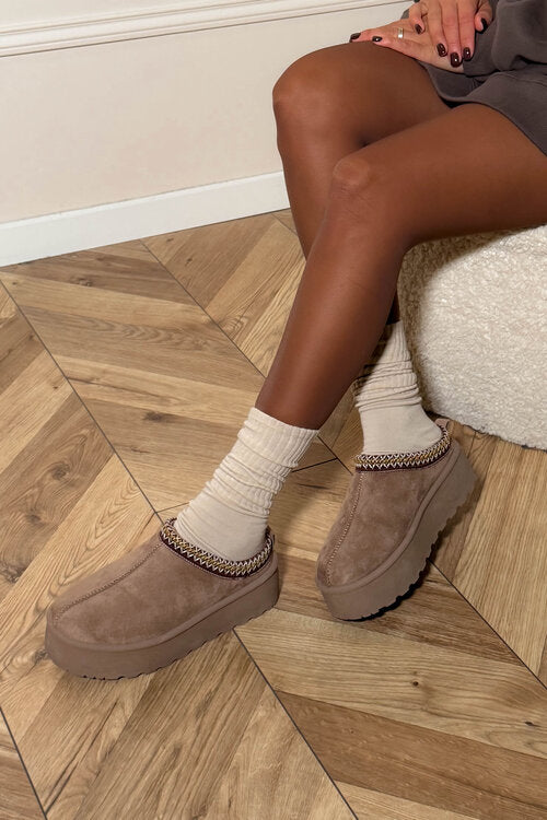 Profil arrière chaussettes femme côtelées mi-hautes - design intemporel BLOOSHOP
