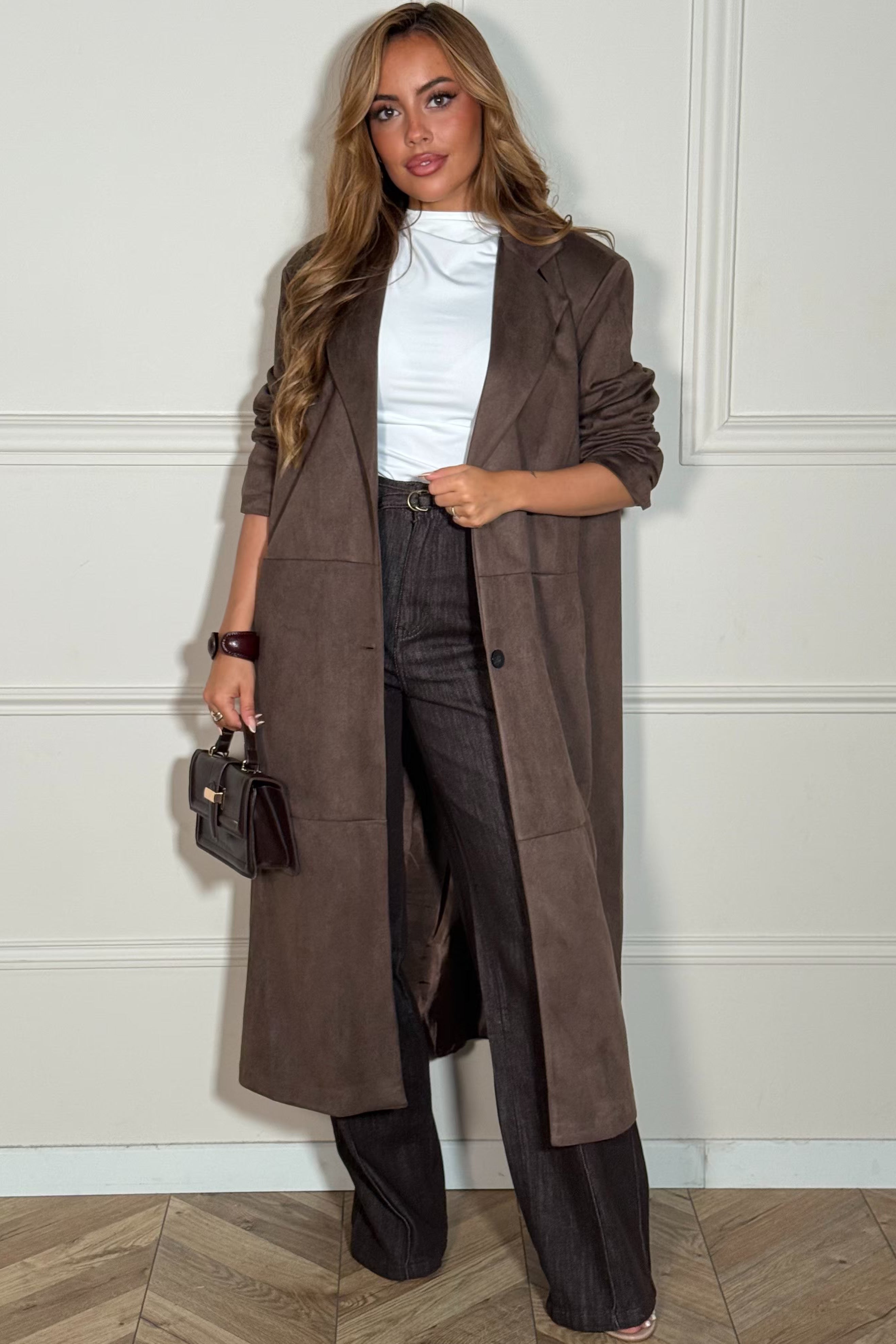 Styling manteau suédine femme avec accessoires - look automne-hiver chic BLOOSHOP