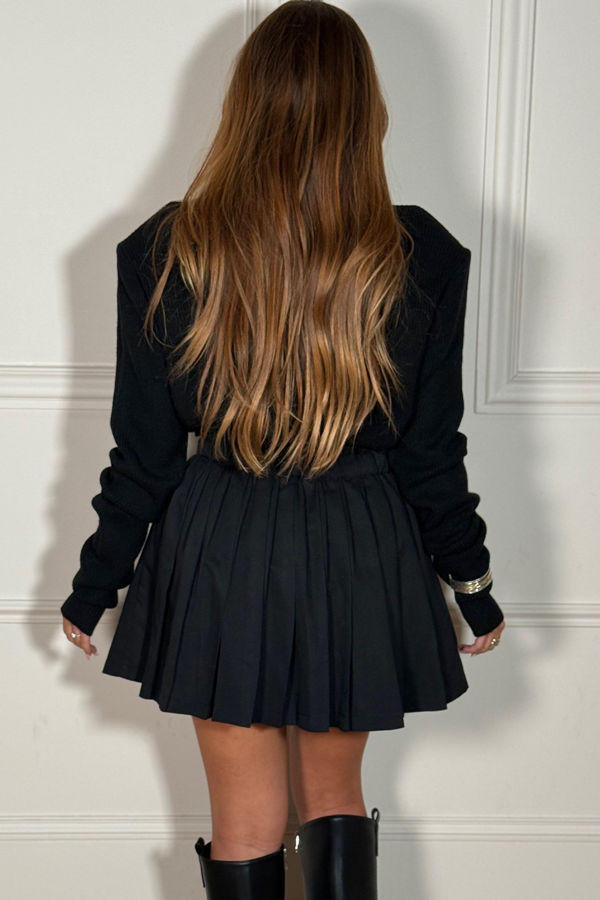 Pull Femme Col Montant à Épaulettes - Élégance et Confort