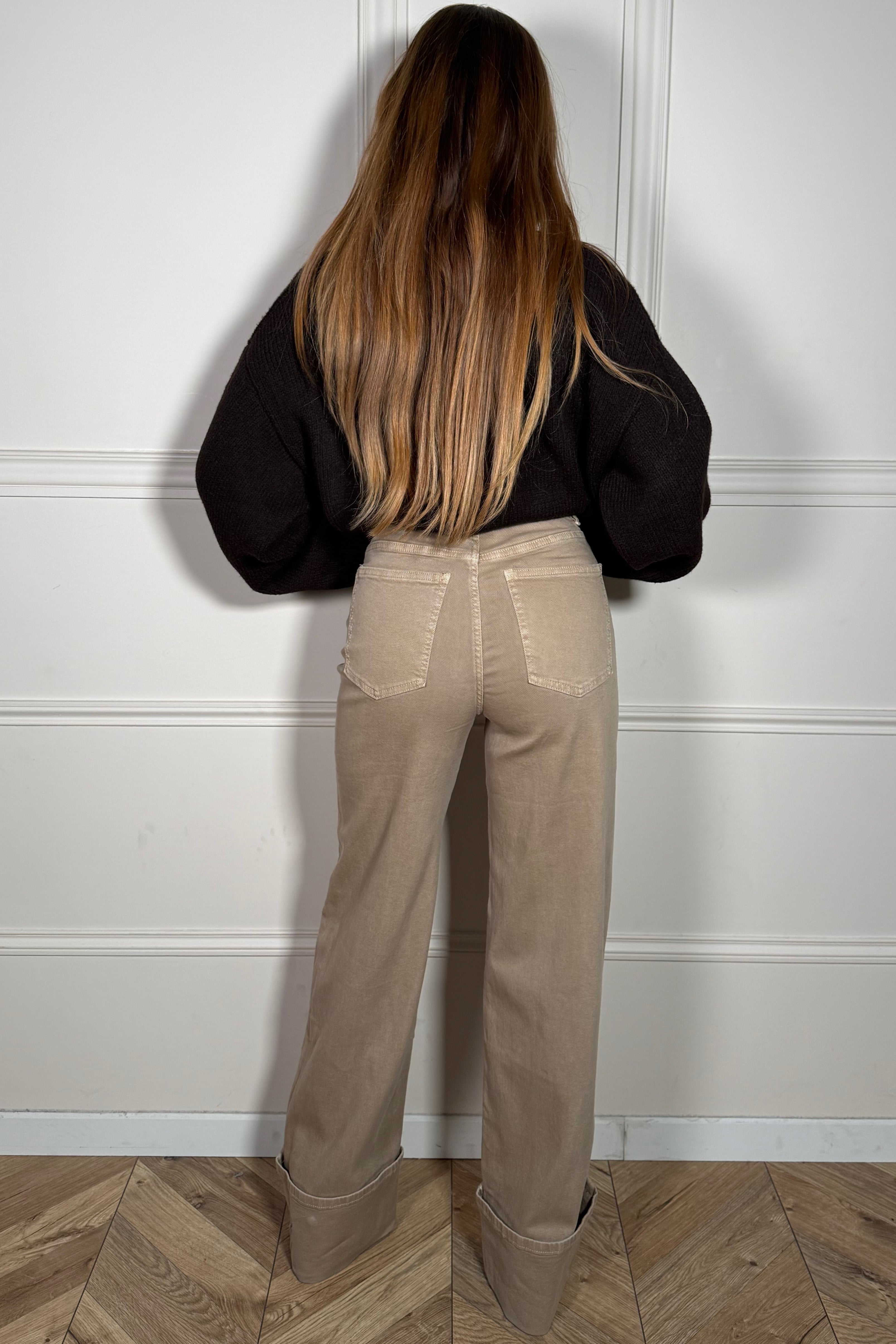 Jeans wide leg à revers femme vue de dos - coupe flatteuse et tombé parfait