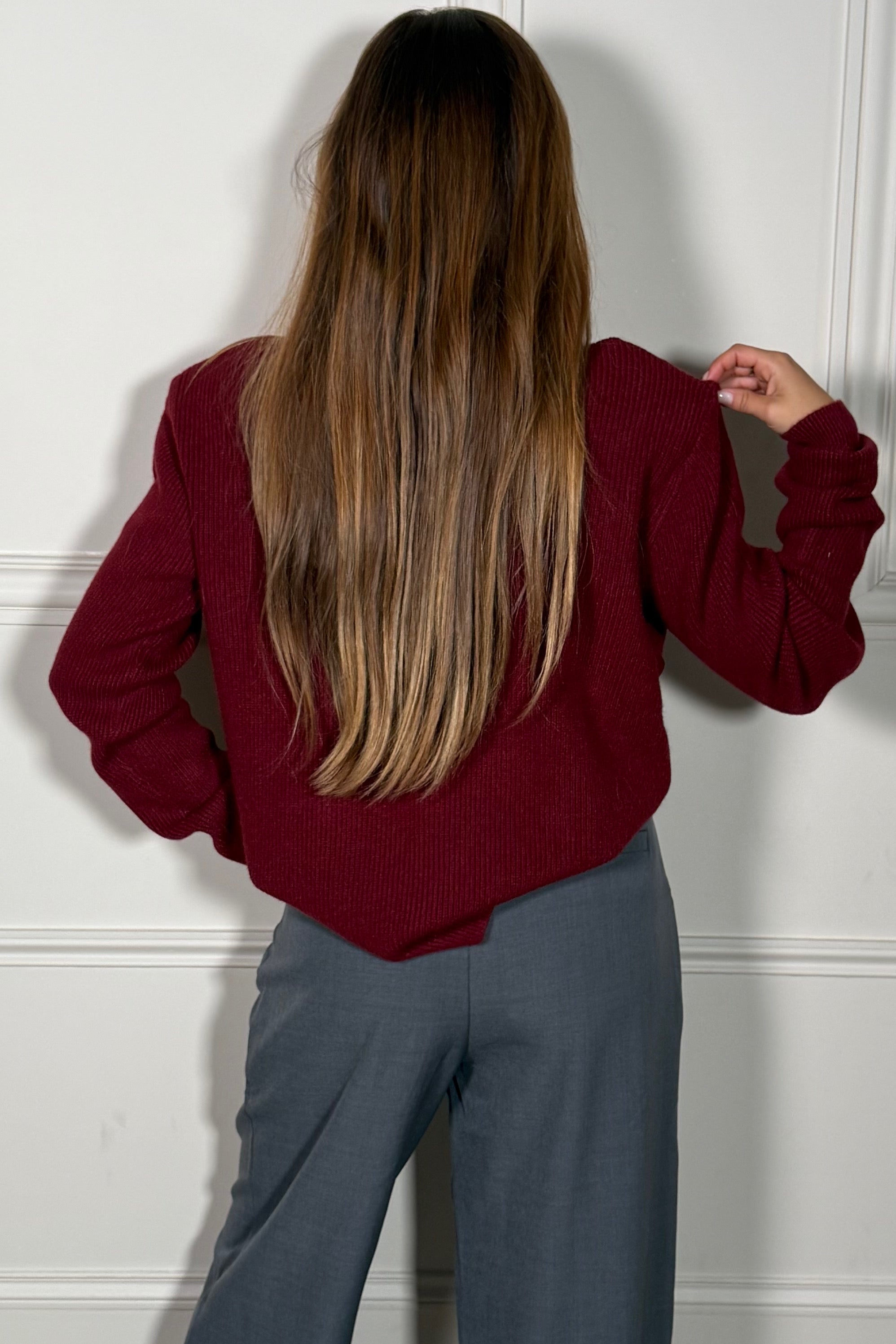 Pull Femme Col Montant à Épaulettes - Élégance et Confort