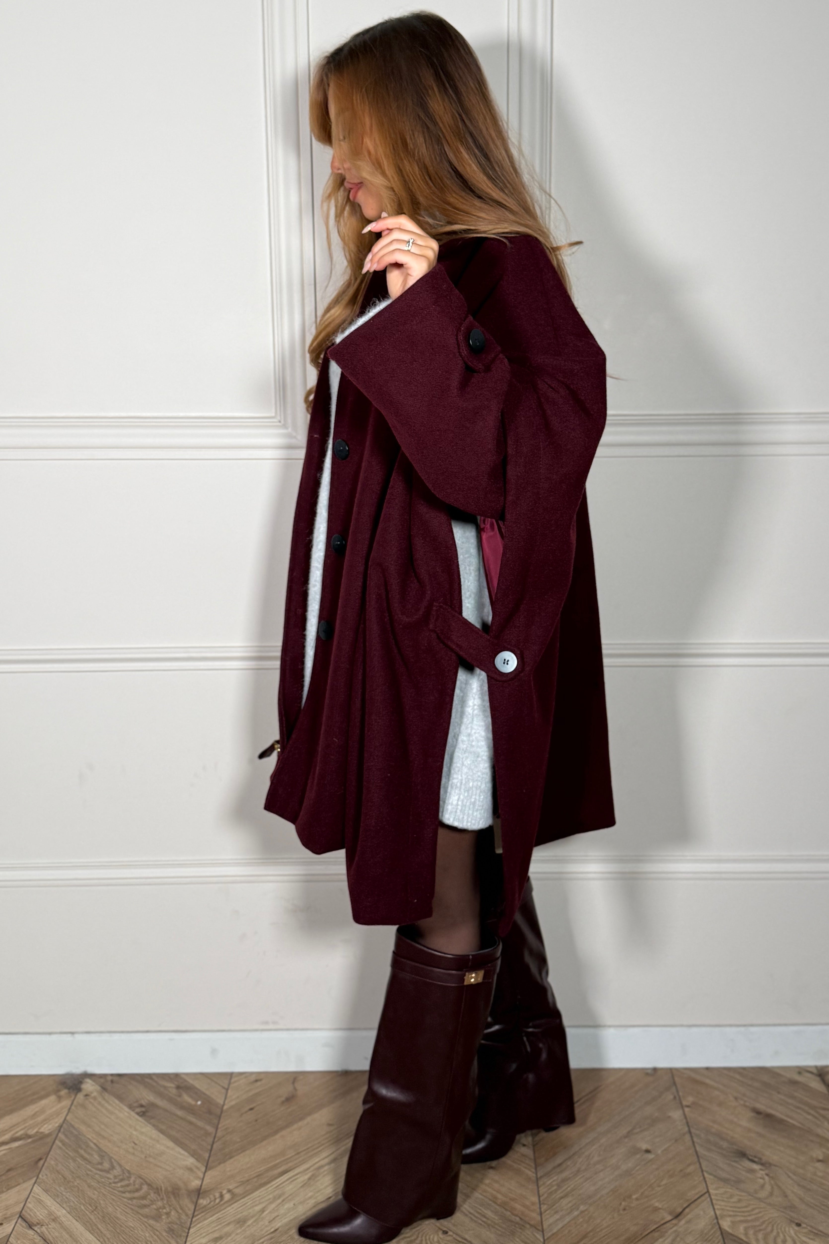 Manteau cape femme - vue latérale sophistiquée
