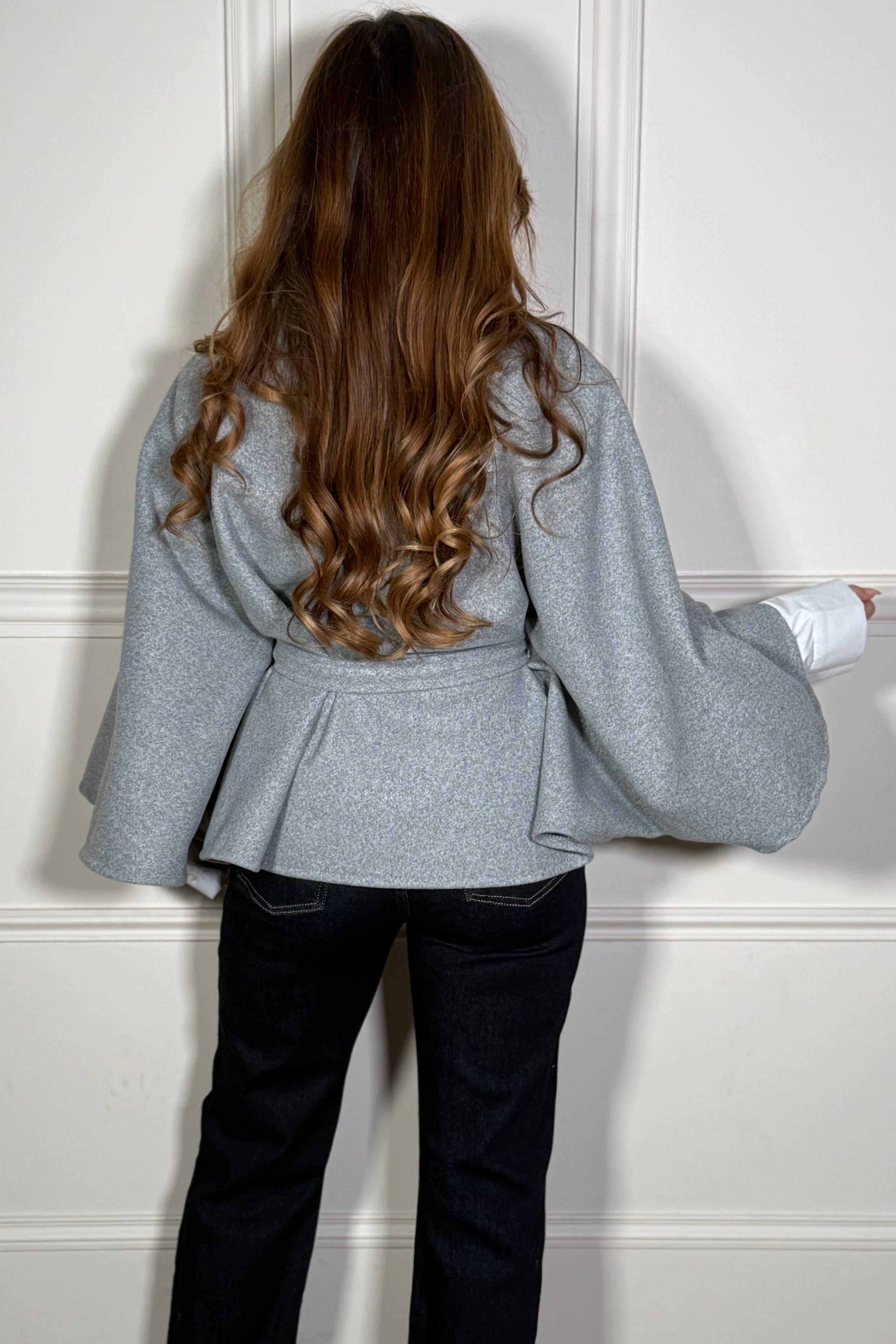 Cape col montant élégante - Détail du col
