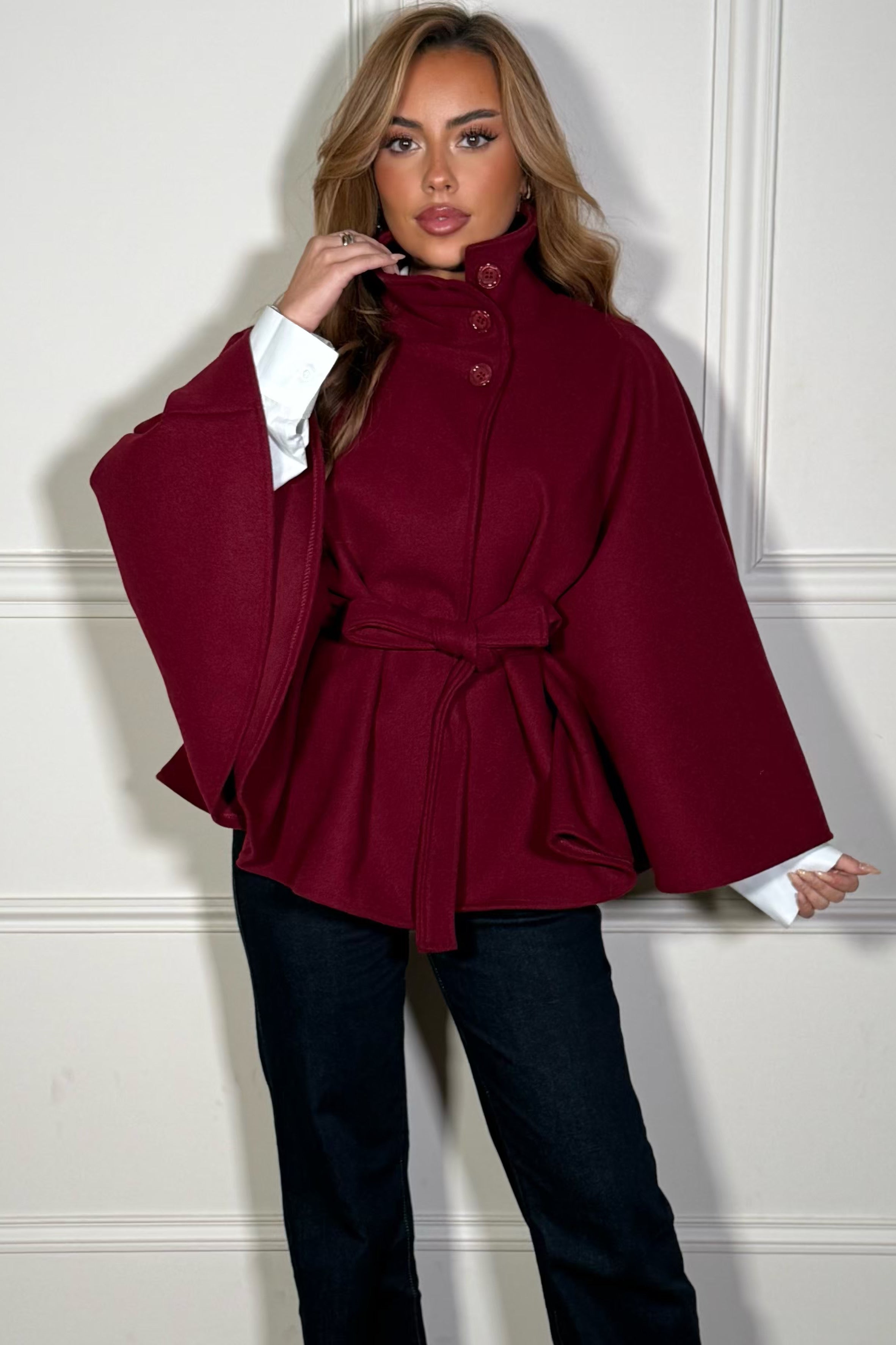 Cape col montant - Vue portée de face
