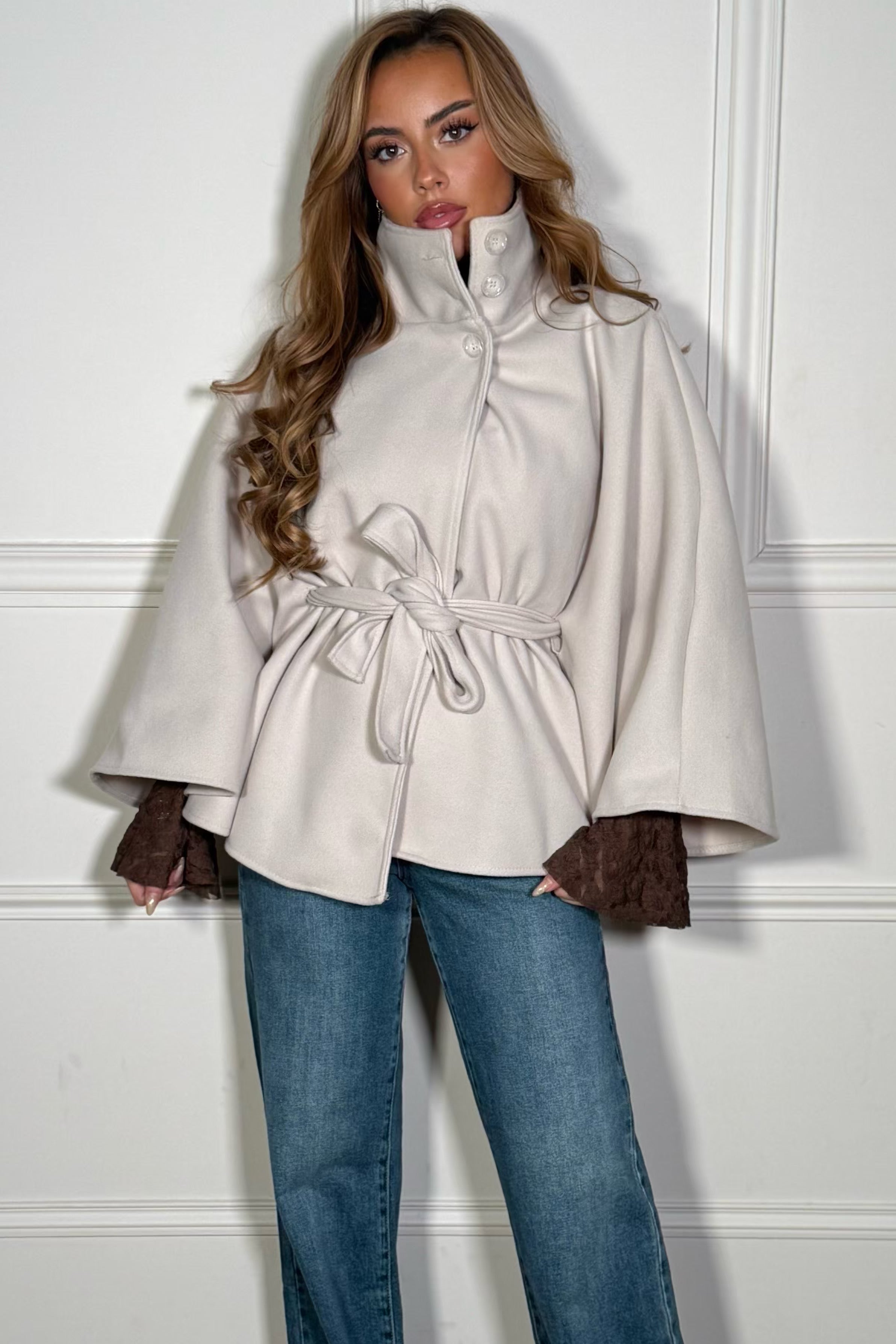 Cape avec ceinture - Vue portée complète face
