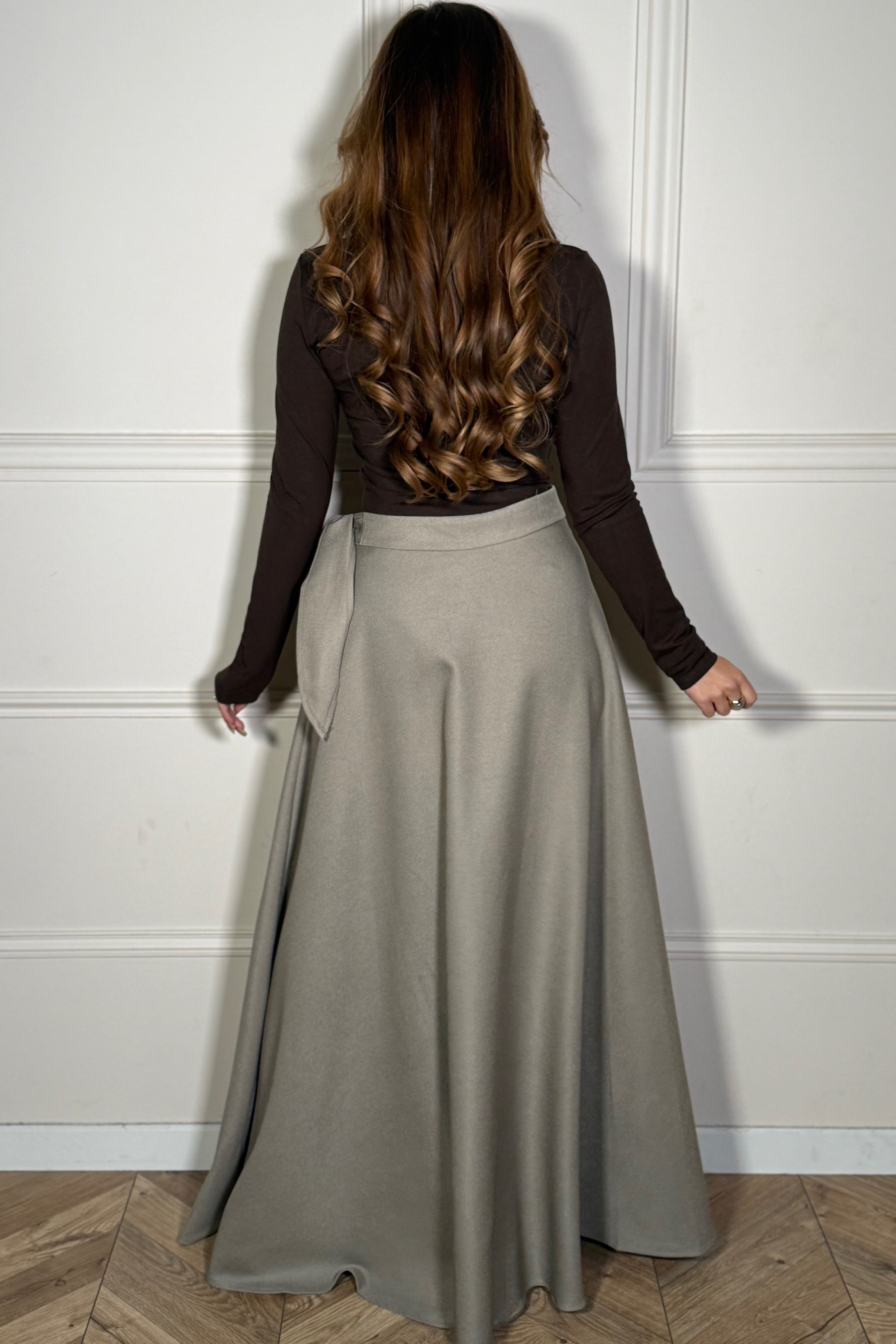 Jupe longue oversize fluide - Détail du tombé
