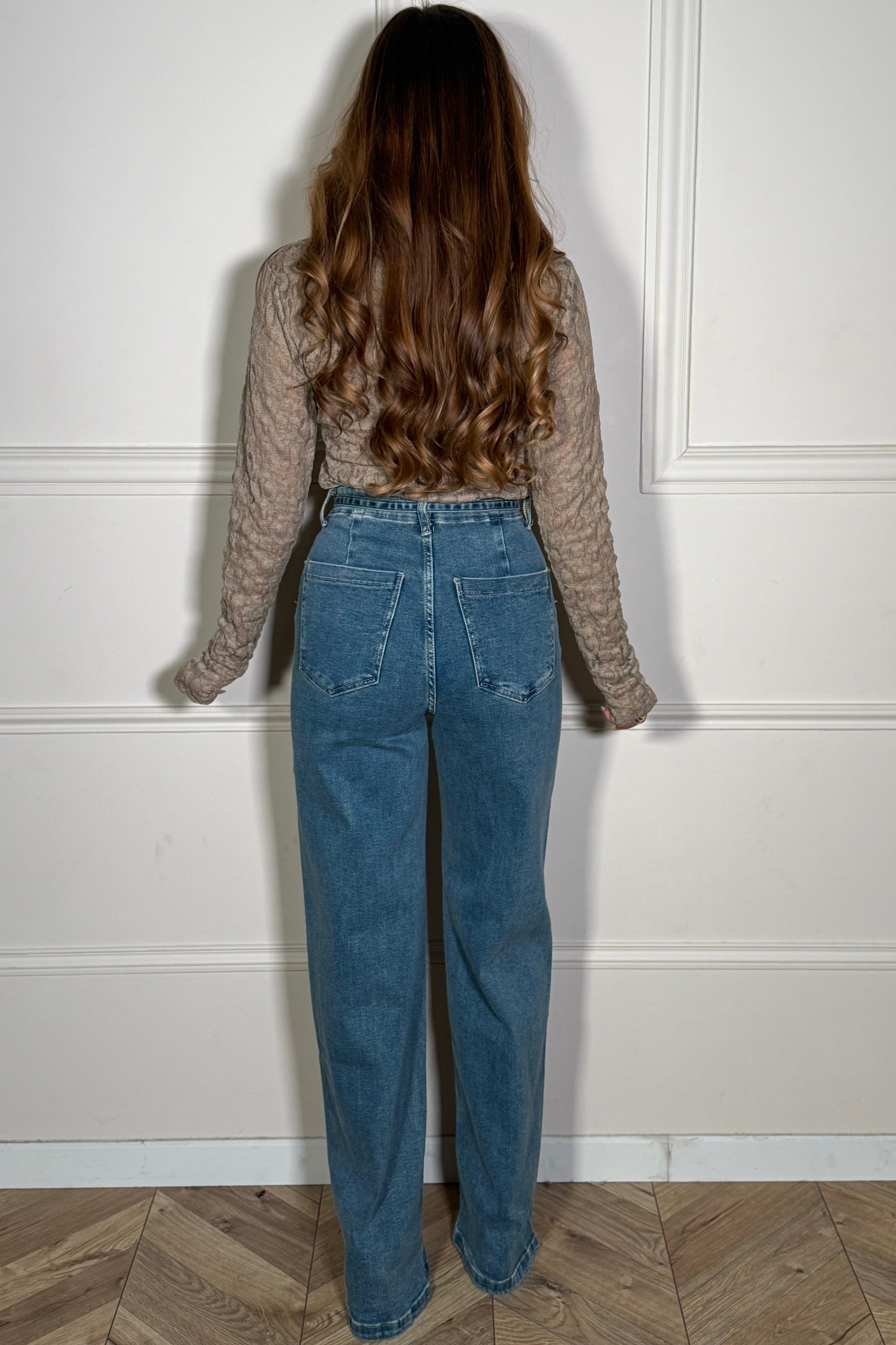 Jeans surpiqûres détaillées - Vue d'ensemble
