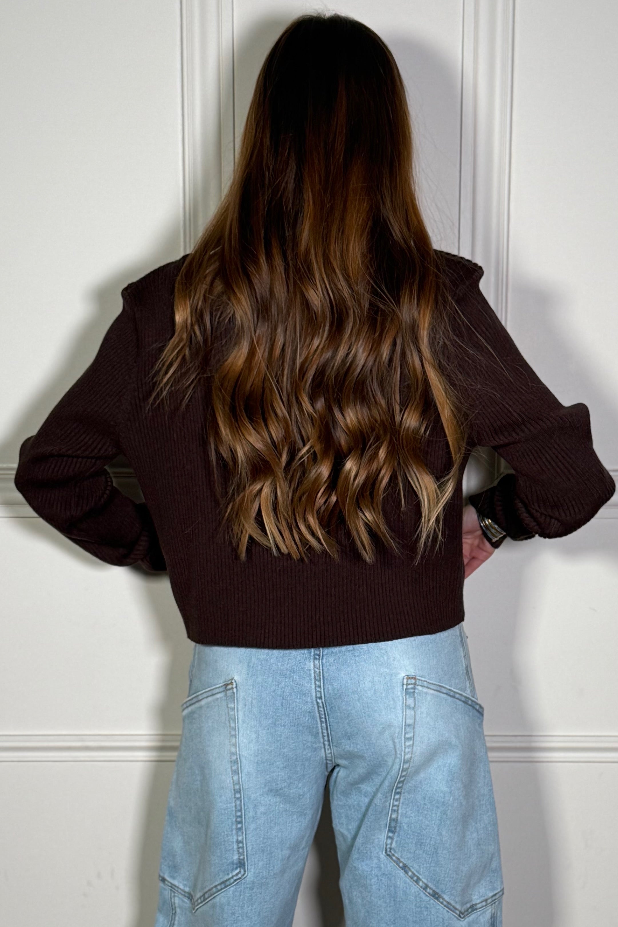 Pull Femme Col V à Épaulettes - Style Affirmé