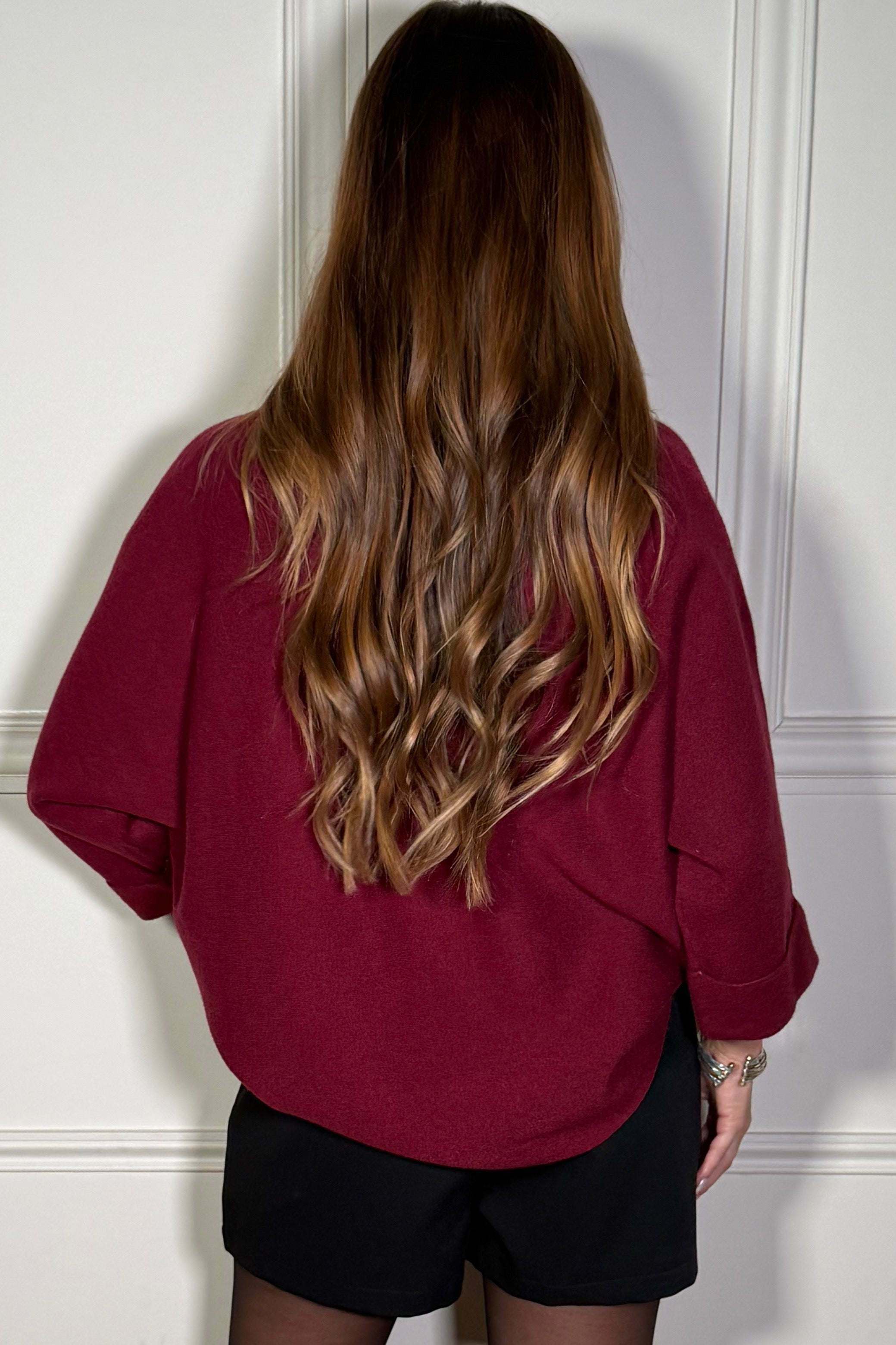 Pull Femme à Revers et Perles - Élégance Raffinée