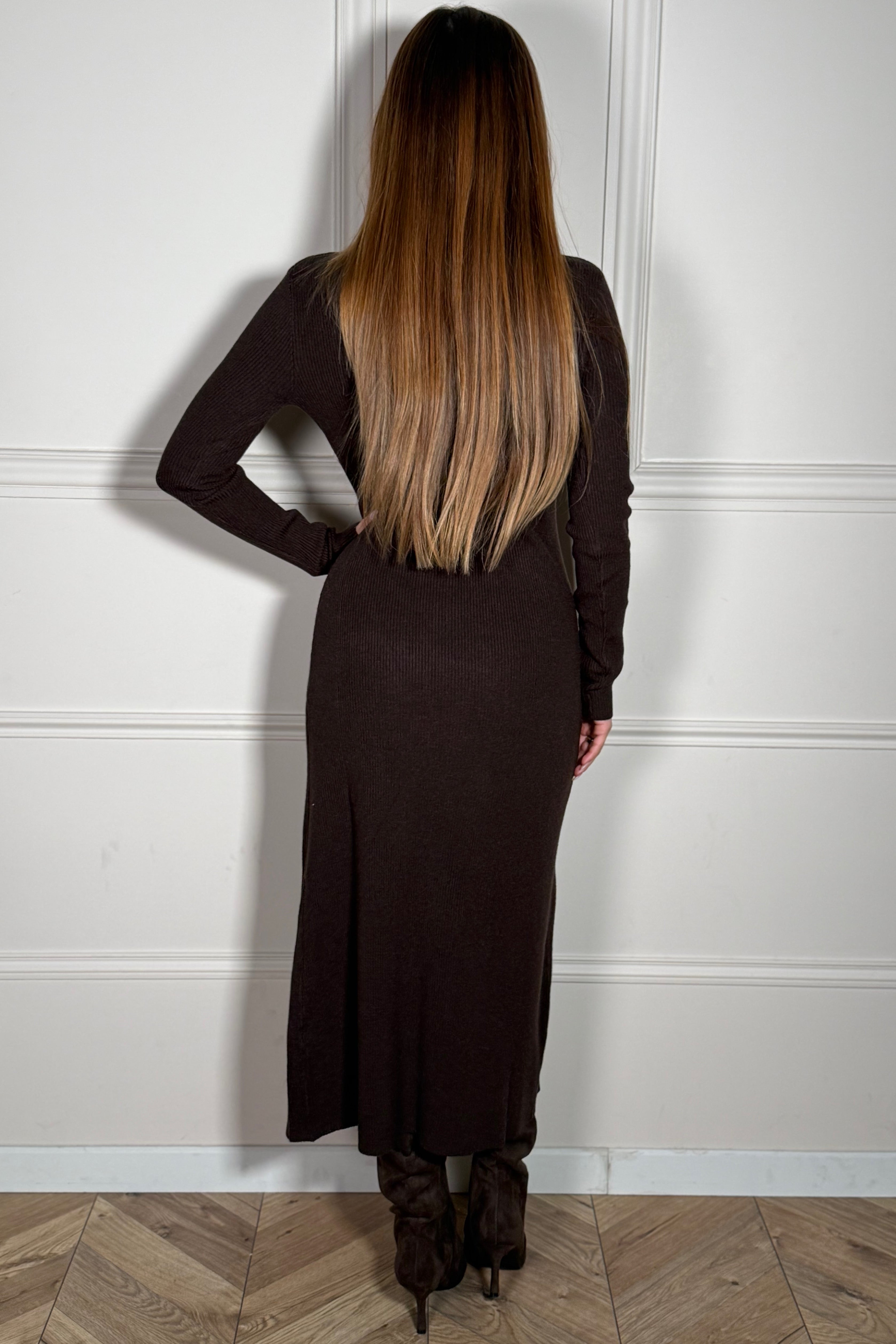 Robe Boutonnée Fendue - Élégance Audacieuse et Raffinée