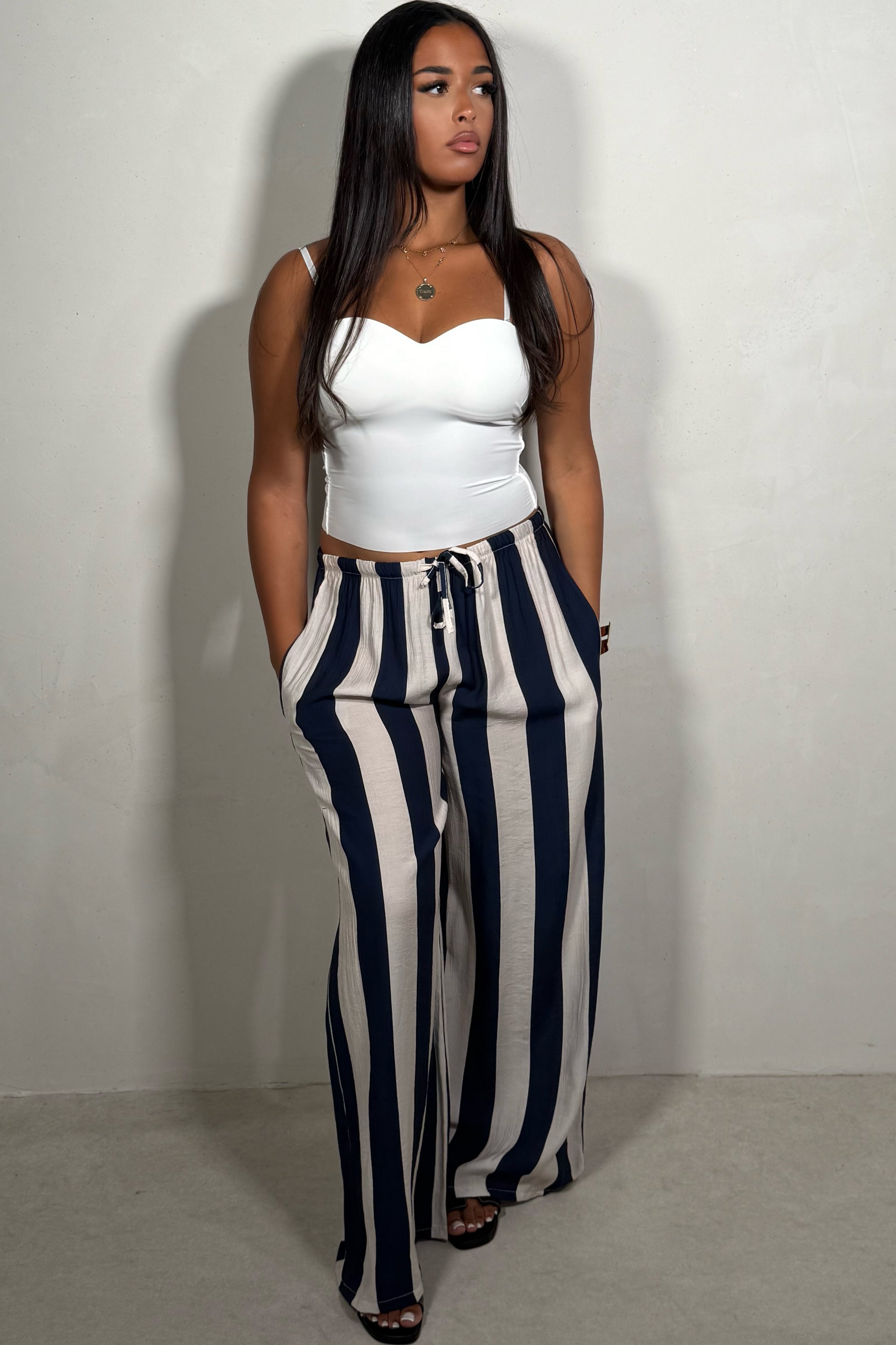Pantalon Femme Fluide Rayé — Légèreté & Élégance