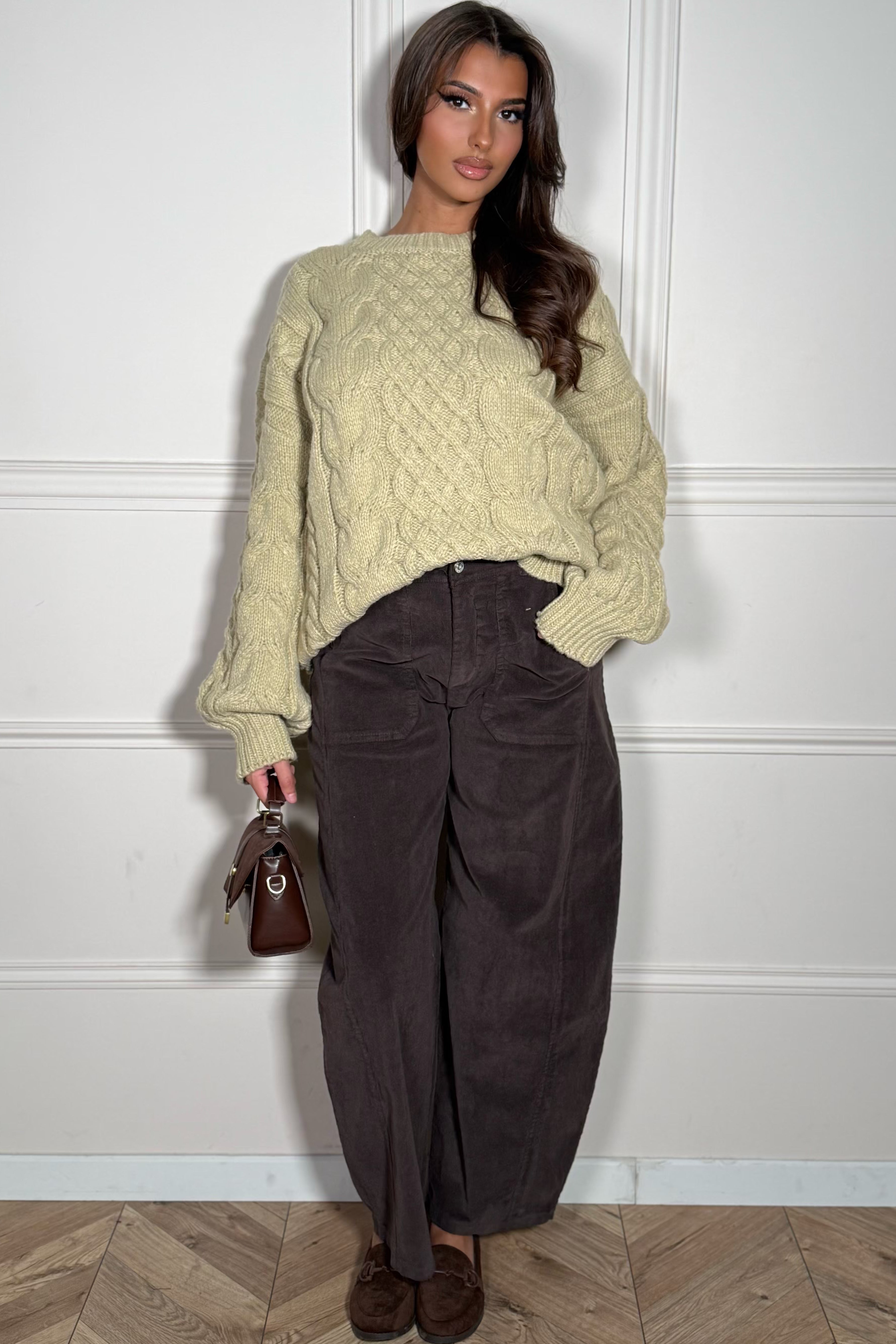 Pull Torsadé Col Rond Femme - Tricot Sculptural et Élégance Intemporelle