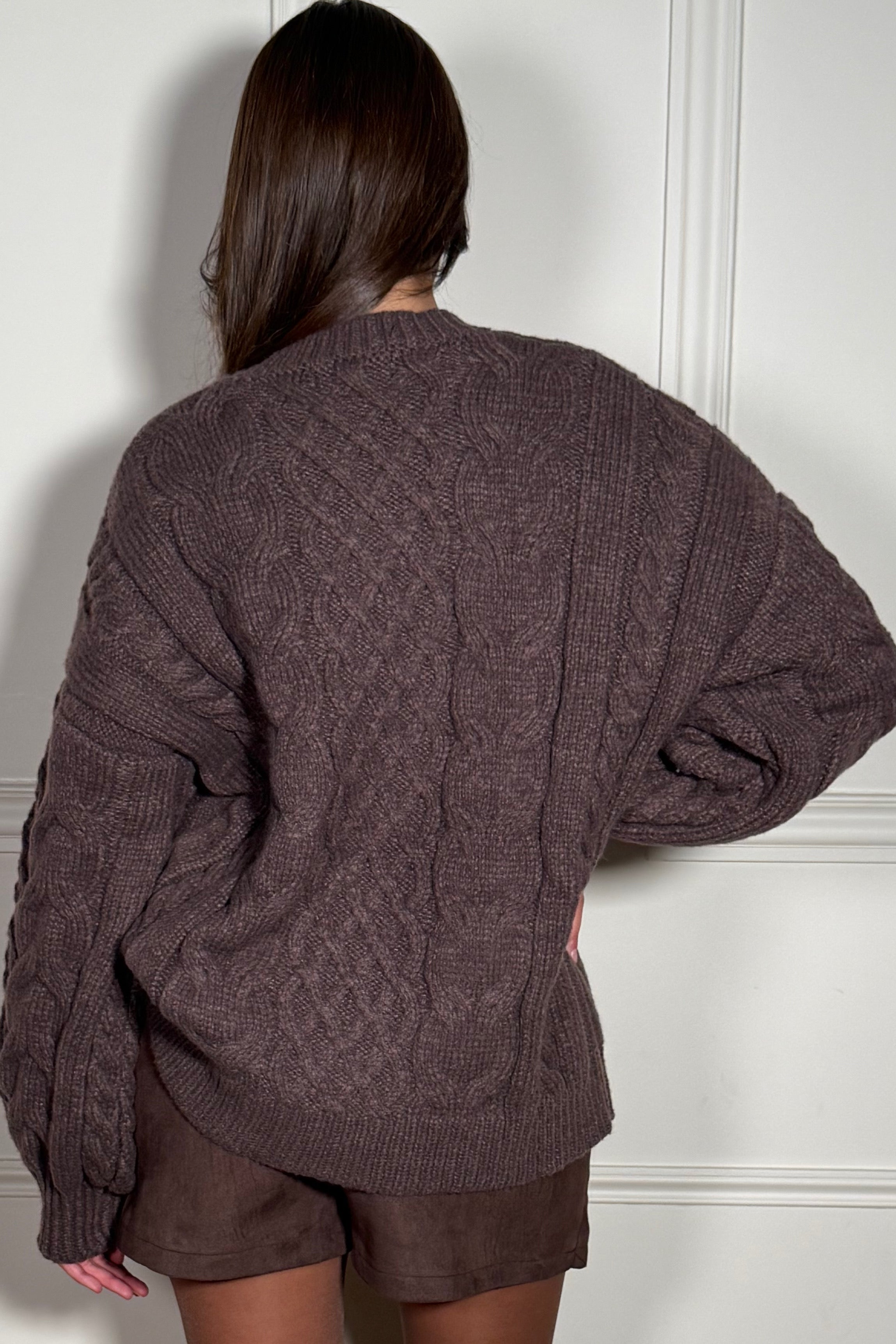 Pull Torsadé Col Rond Femme - Tricot Sculptural et Élégance Intemporelle