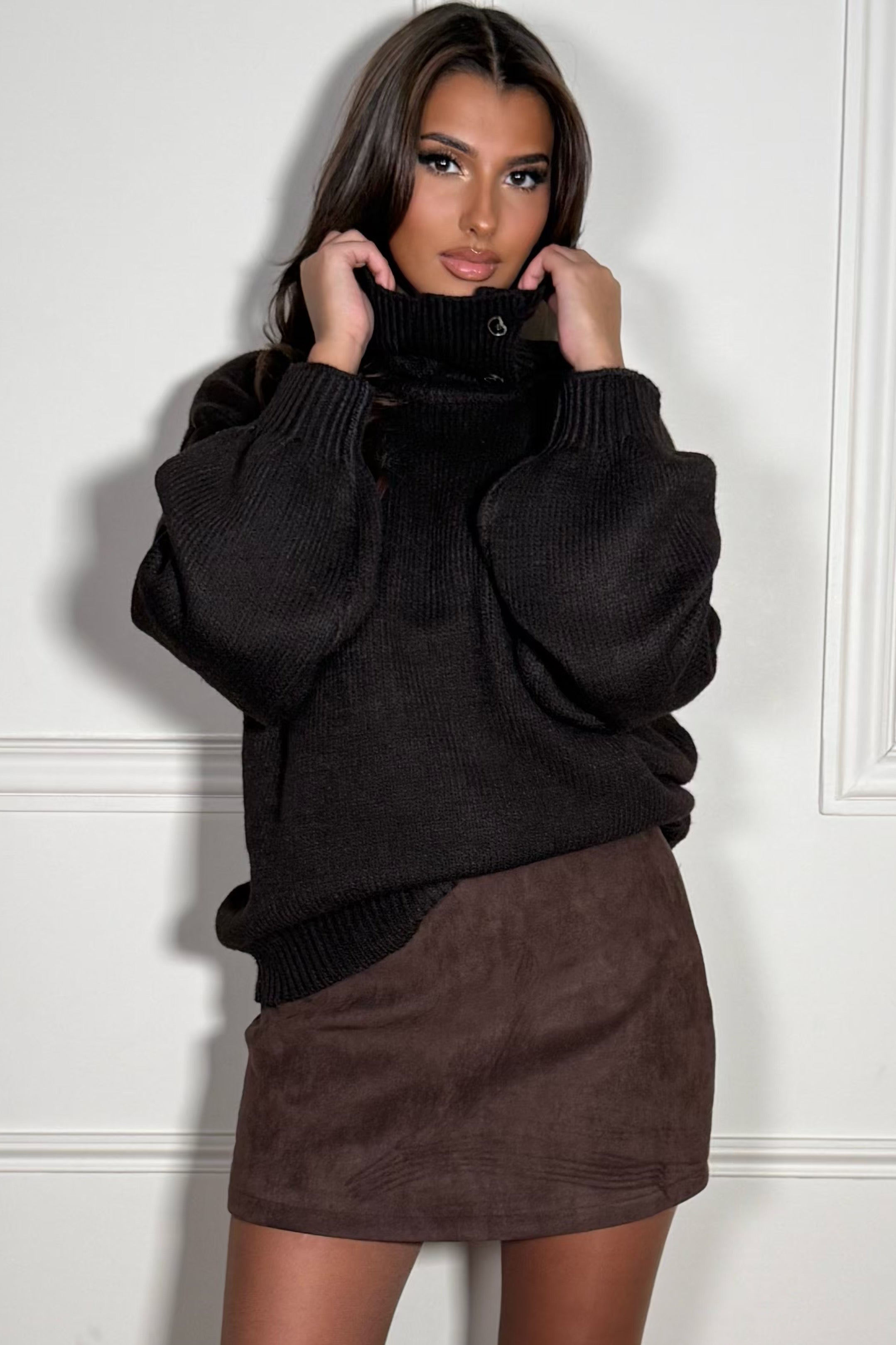 Pull oversize porté avec legging et bottines, look cosy-chic décontracté