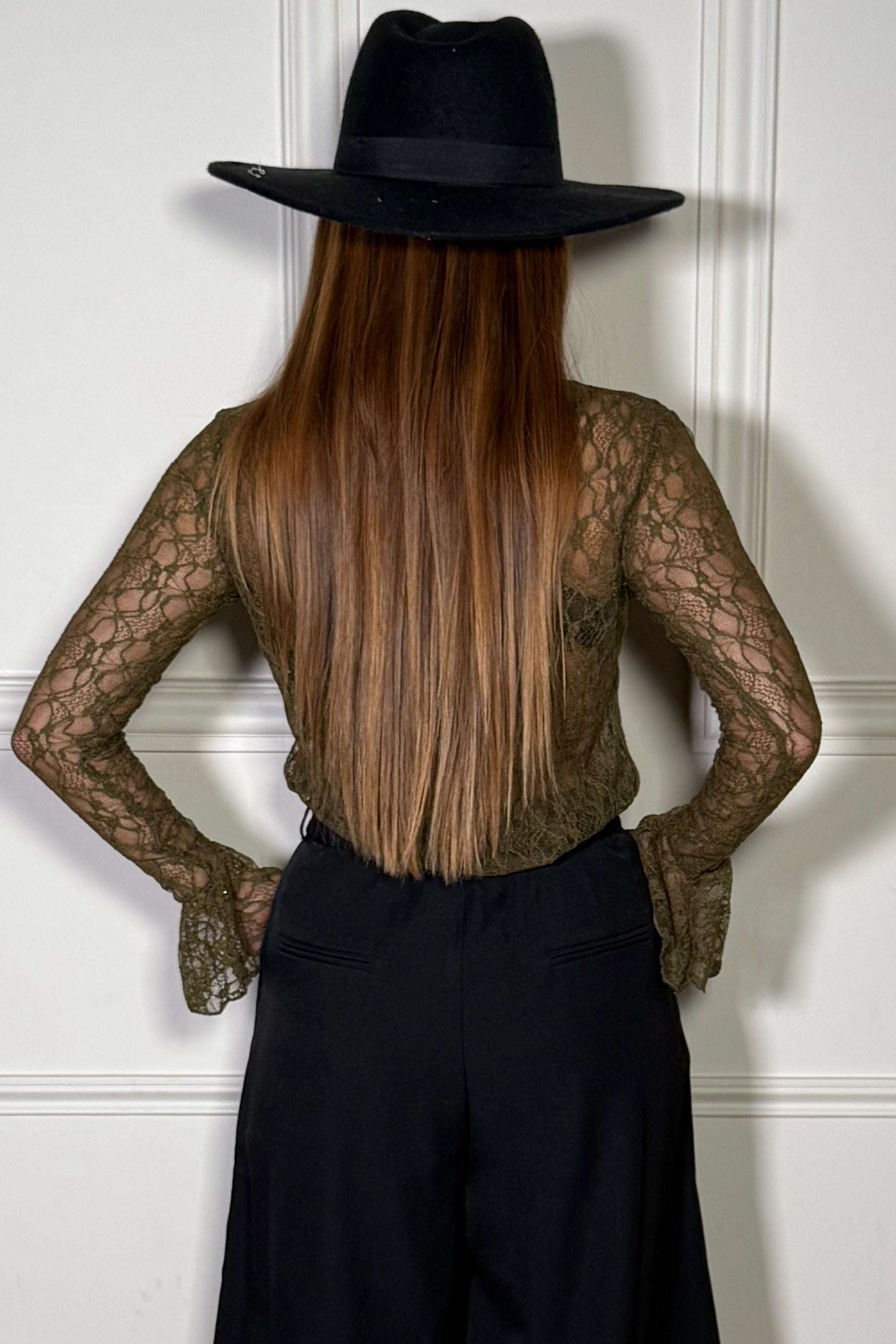 Top Dentelle Manches Évasées - Romantisme Aérien