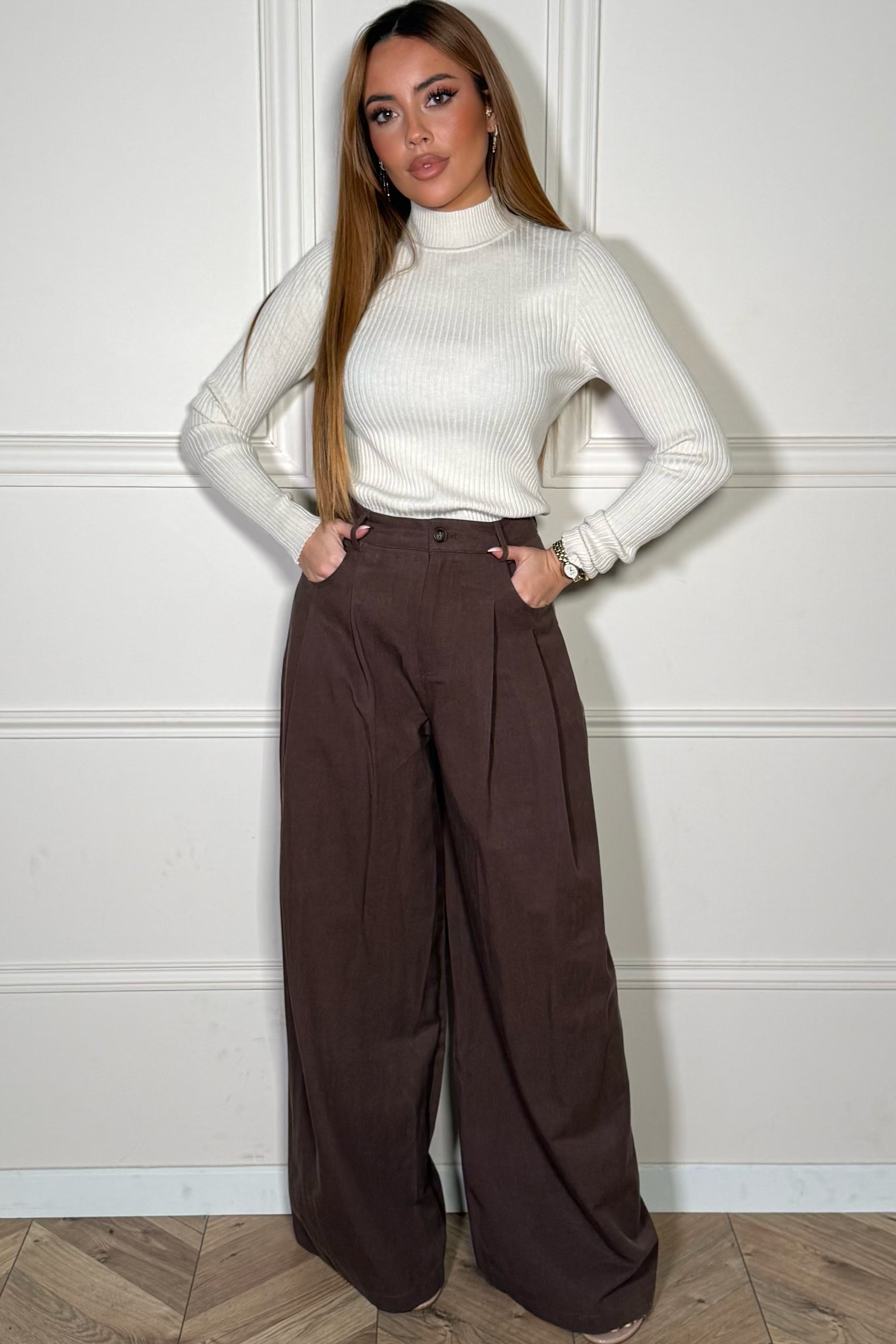 Pantalon palazzo fluide femme marron, coupe ample et élégante, taille haute