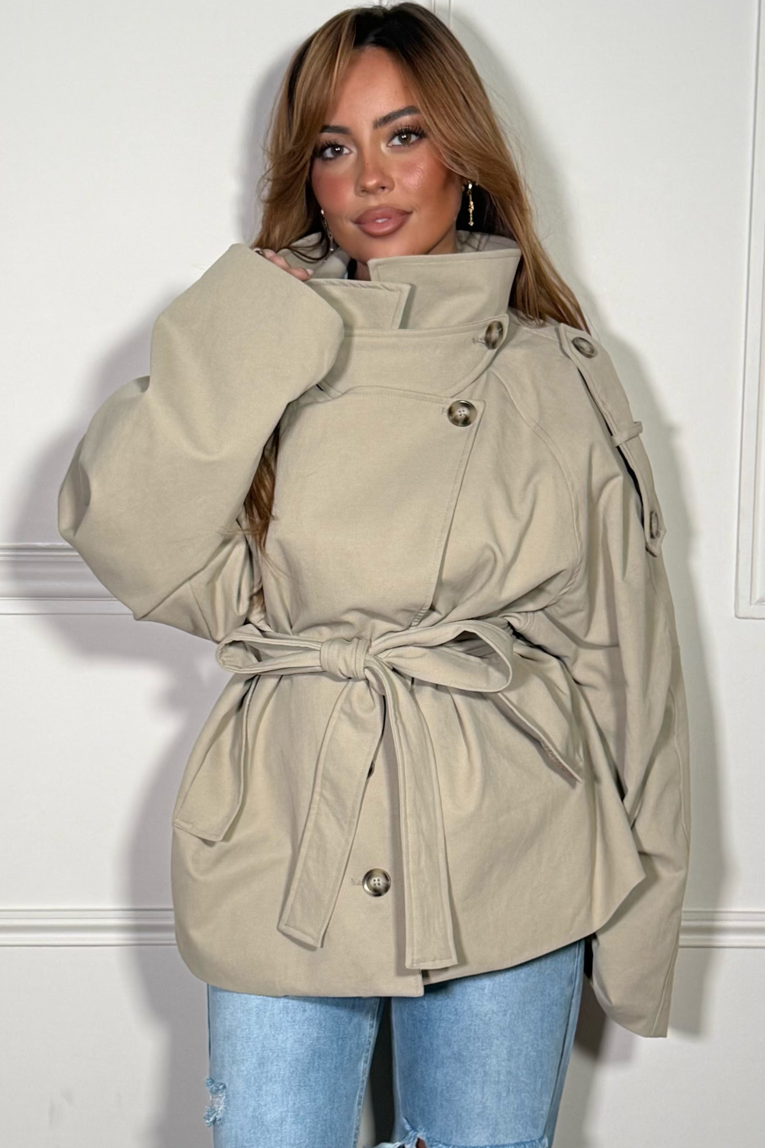 Trench court déstructuré femme beige, vue de face