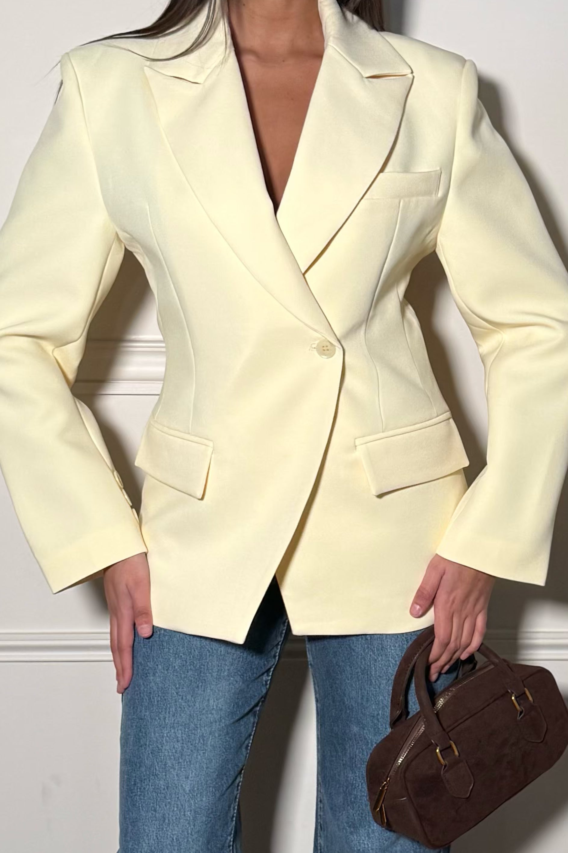 Blazer Femme Cintré Croisé à Boutons - Élégance Affirmée