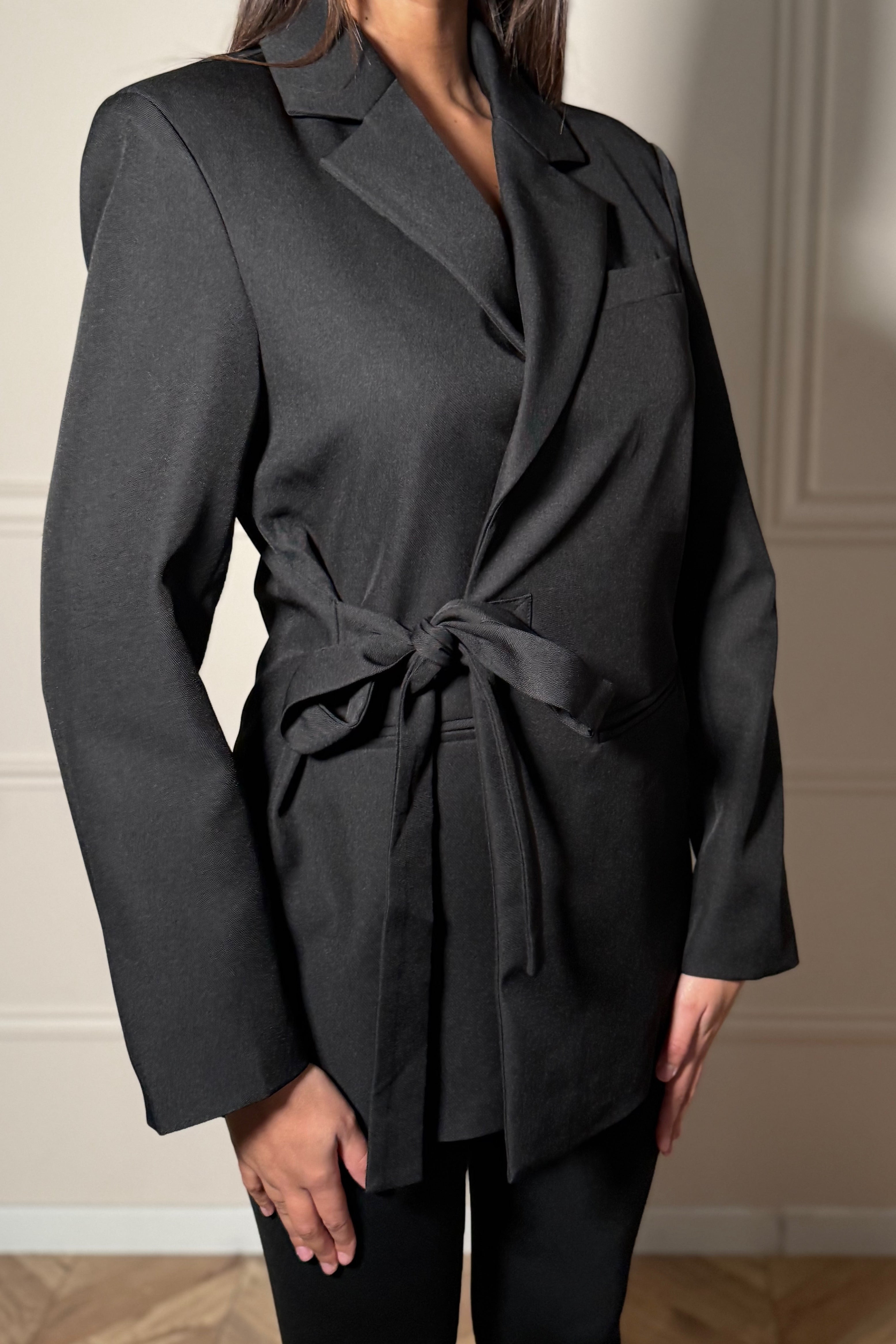 Blazer Femme Croisé avec Laçage - Sophistication Moderne