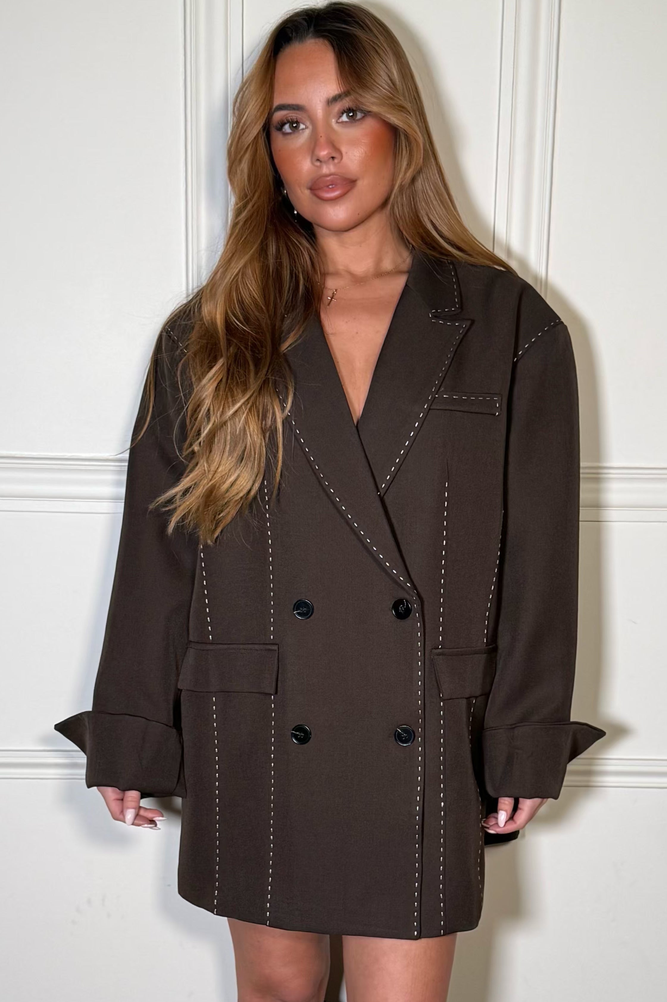 Blazer Oversize Noir à Surpiqûres - Élégance Structurée Femme