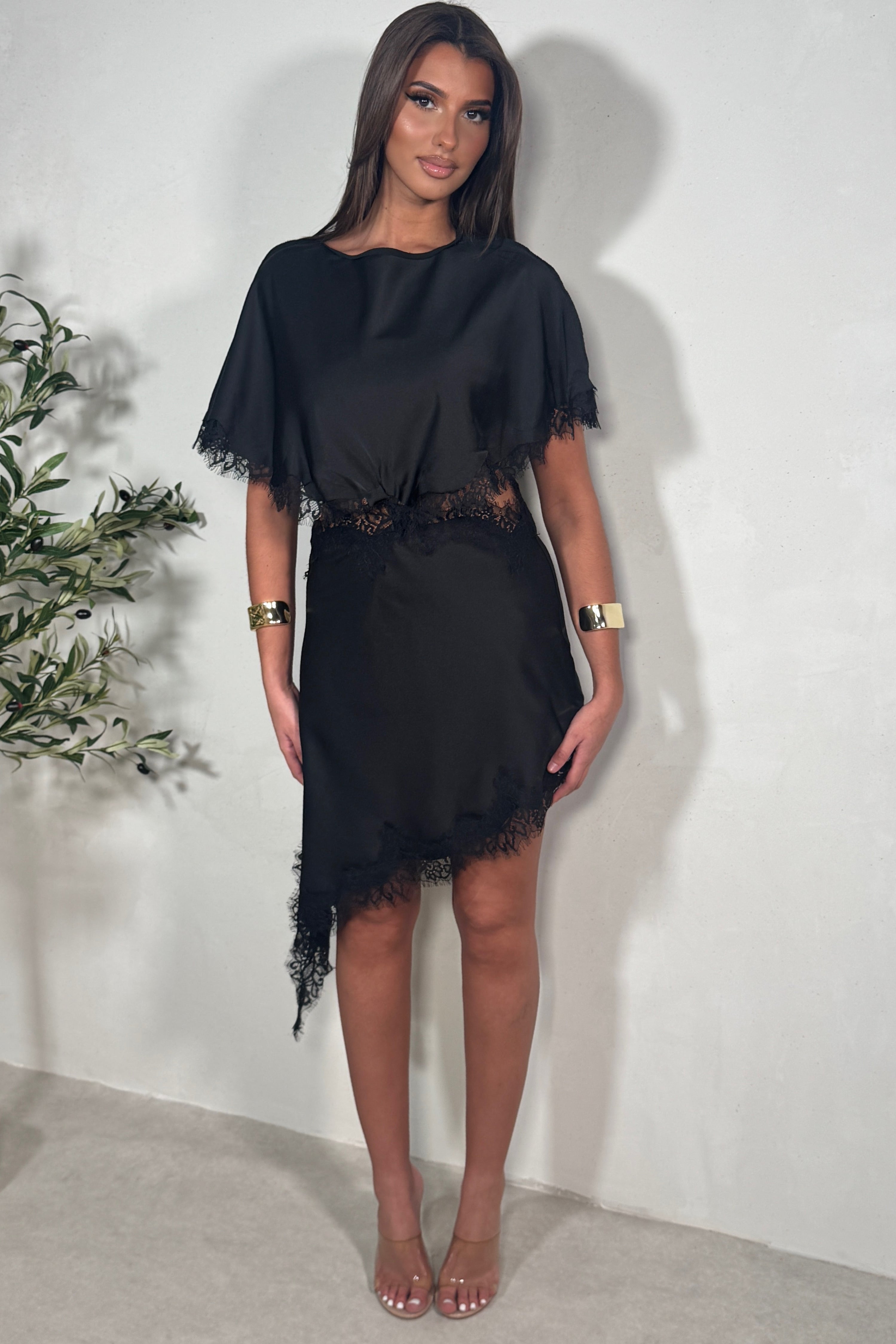 Robe destructurée satin et dentelle femme + brassière assorti