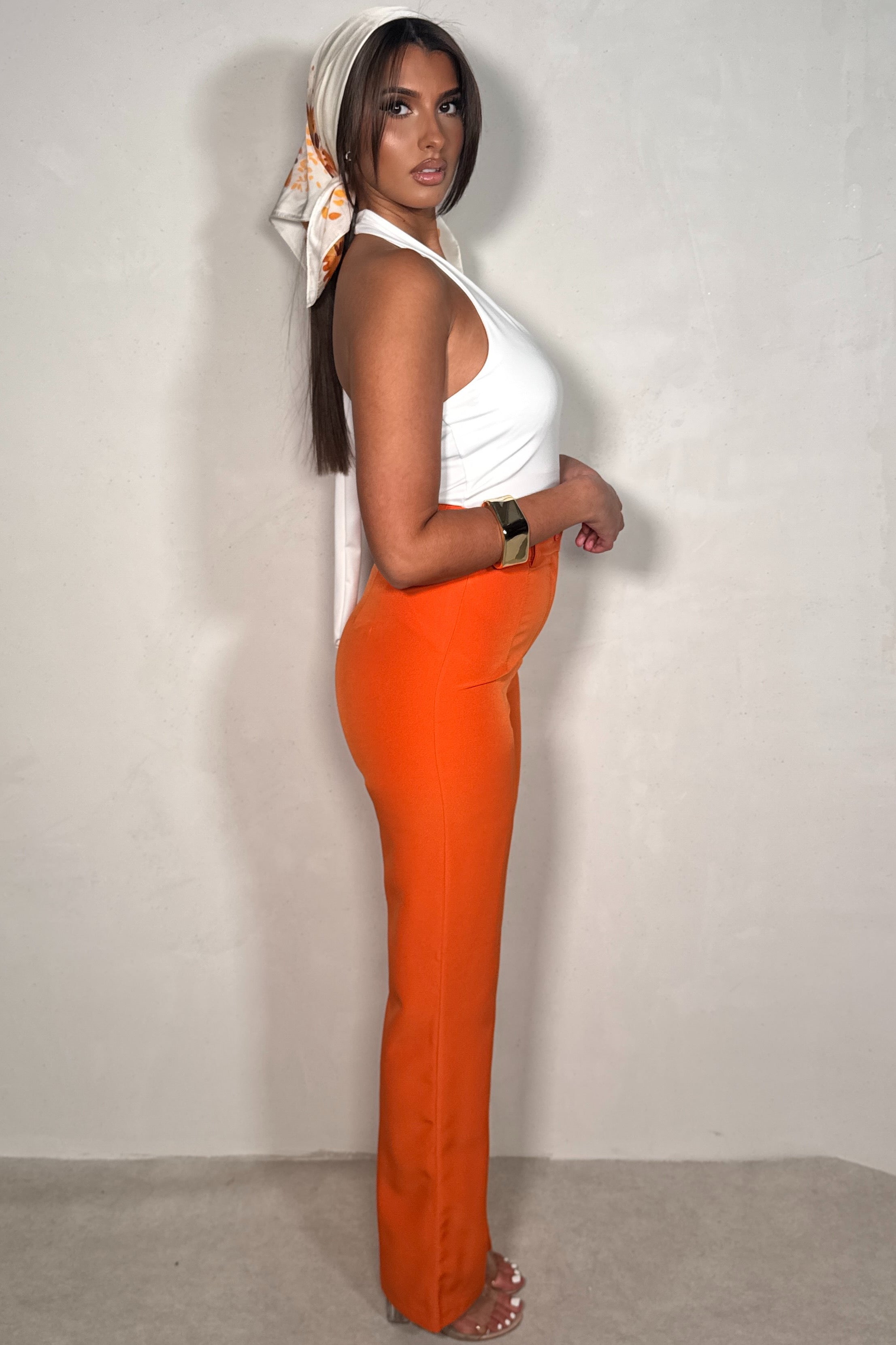 Pantalon de Tailleur Femme – Coupe Structurée & Chic