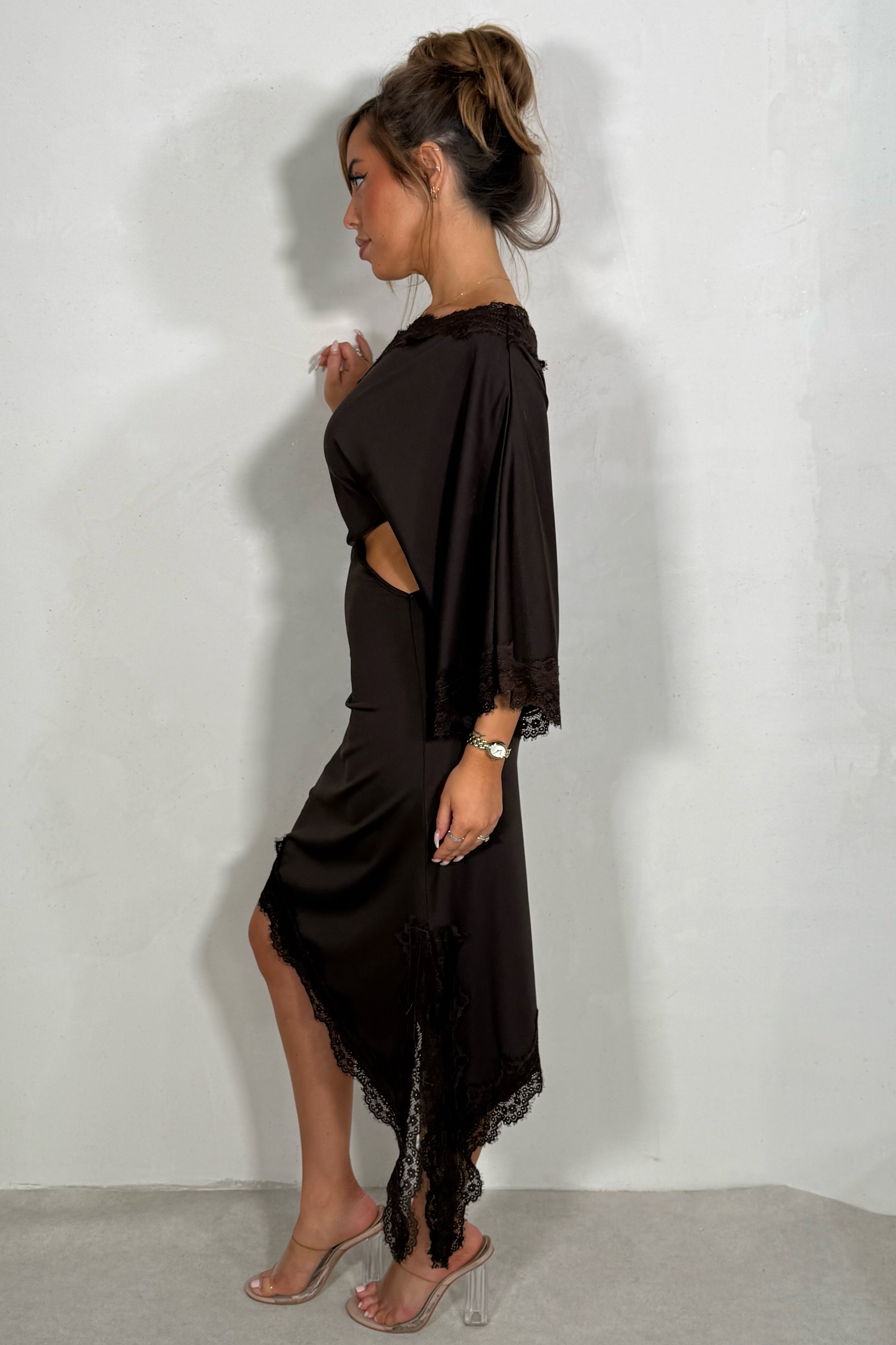 Robe asymétrique avec dentelle femme