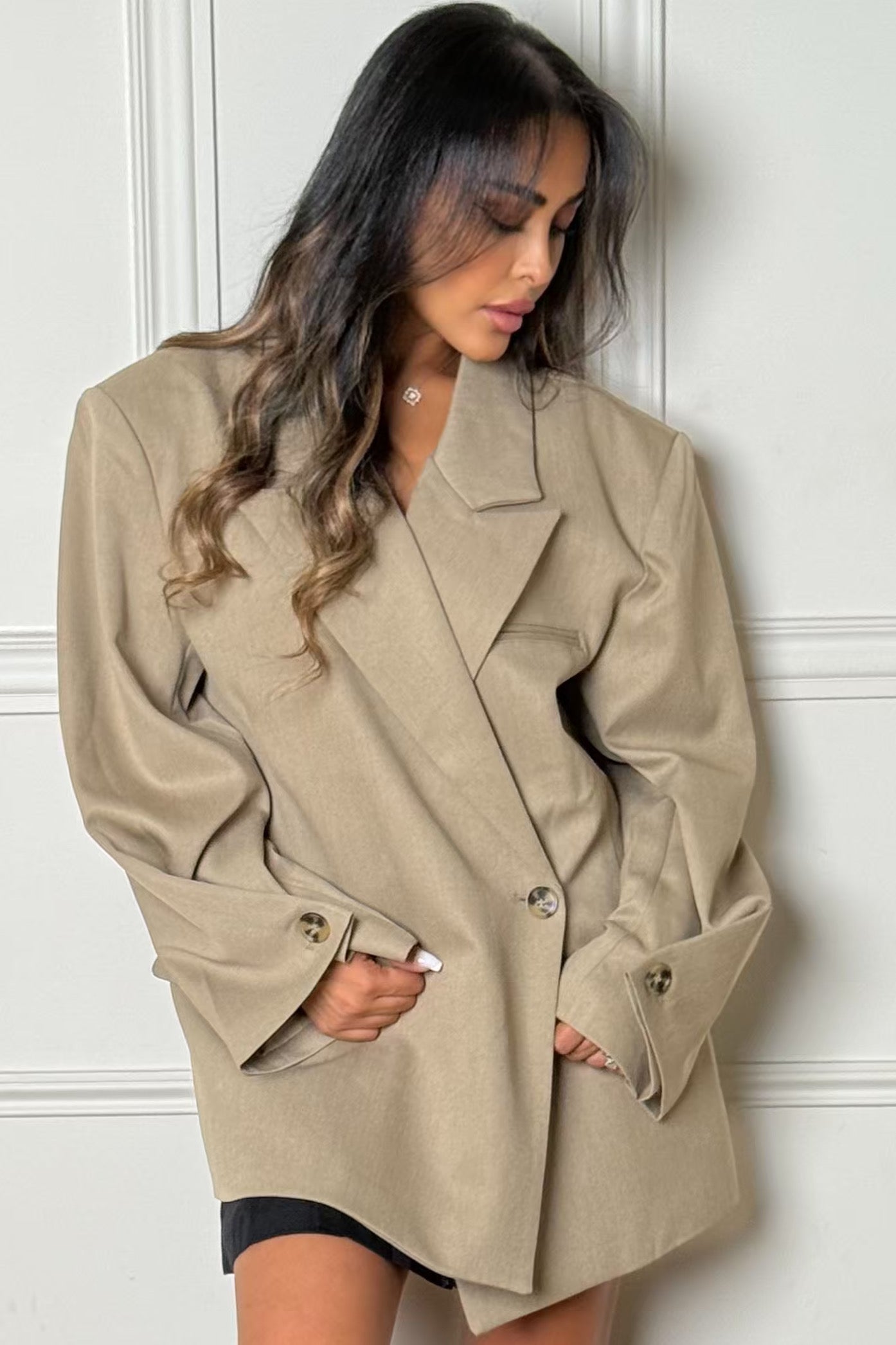 Détail manches ballon blazer oversize BLOOSHOP
