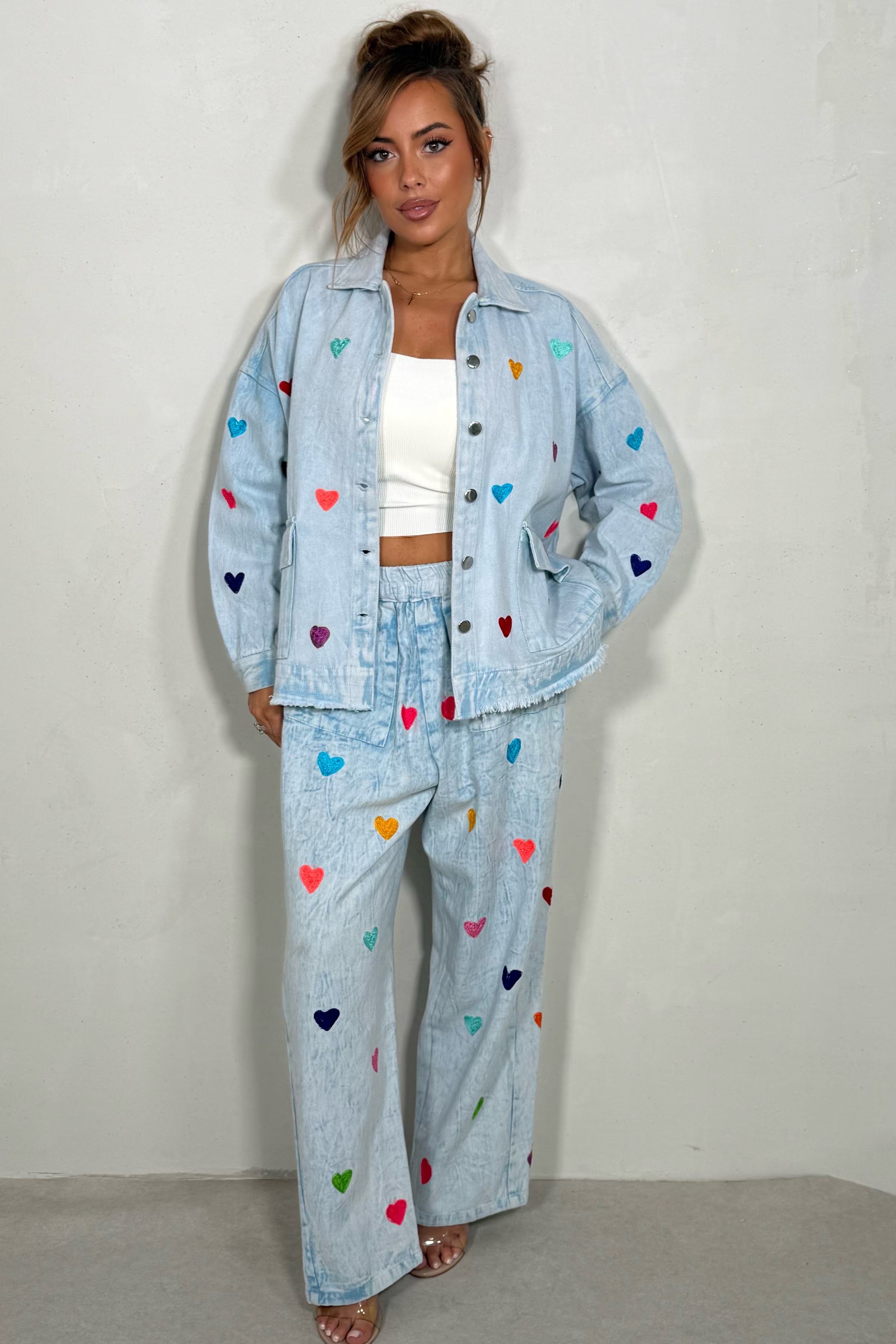 Veste denim coeurs brodés femme