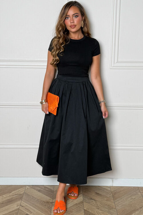 Jupe cargo poches portée, style urbain tendance, coupe fonctionnelle noir BLOOSHOP
