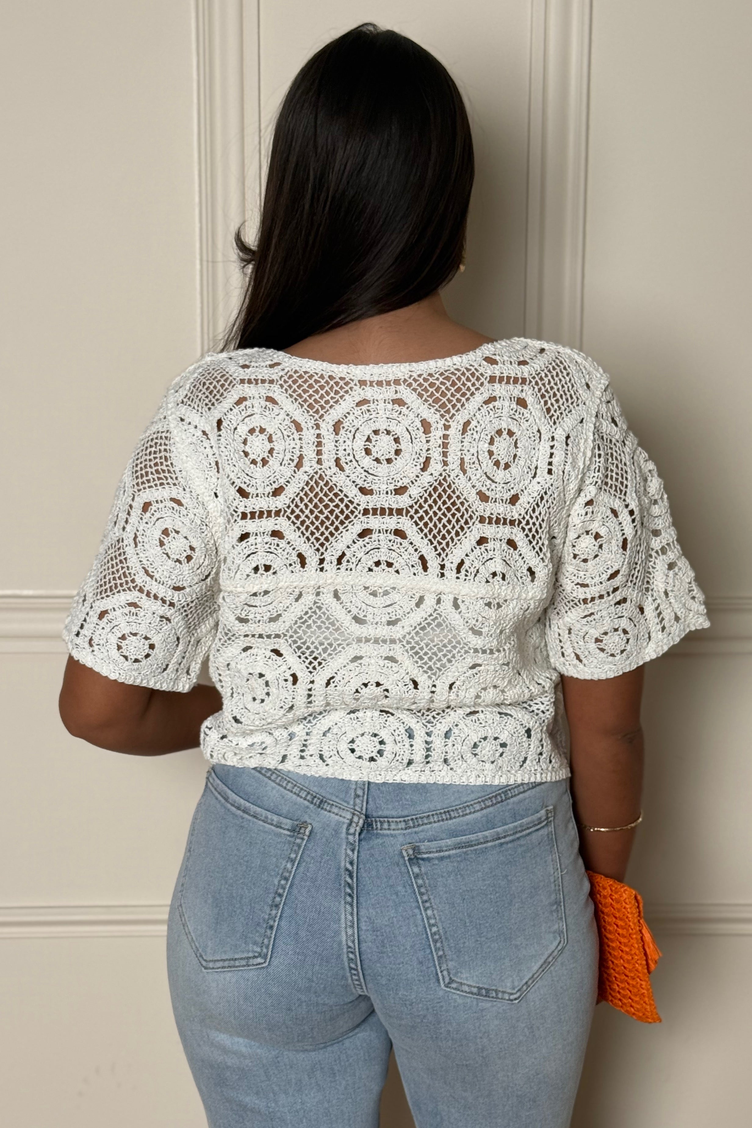 Top femme crochets col rond vue de dos détails artisanaux BLOOSHOP

