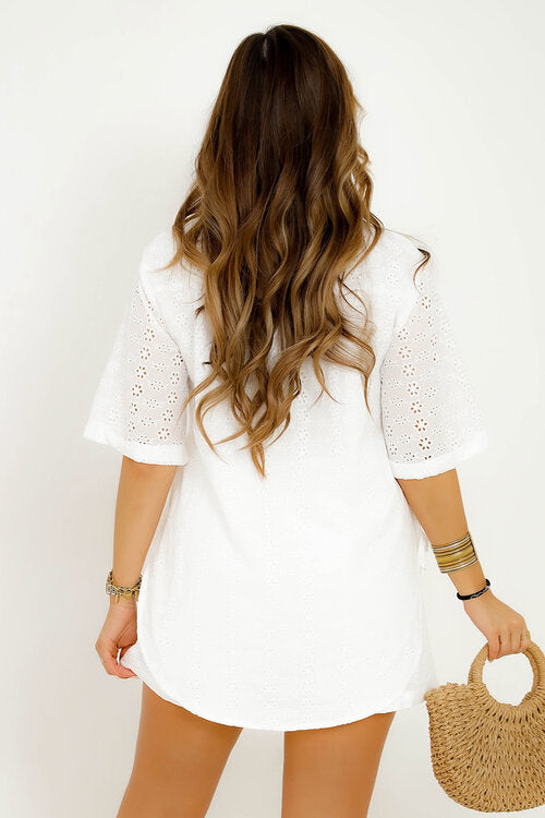 Vue laçage côtés chemise broderie anglaise romantique - Blooshop
